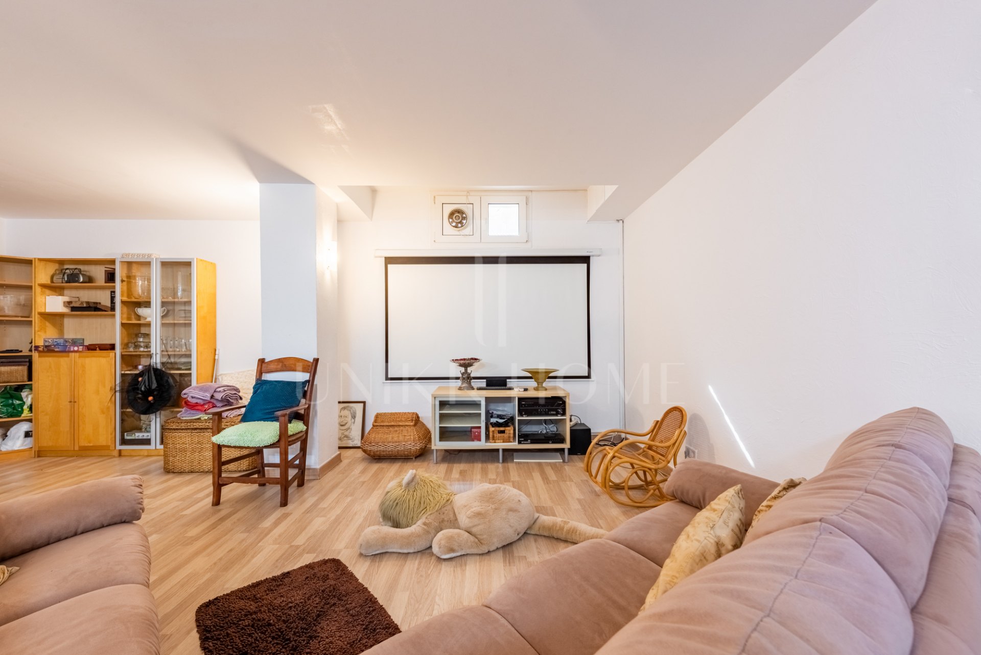 Elegante Villa de 6 Dormitorios en Sierrezuela – Un Refugio Familiar con Estilo y Carácter