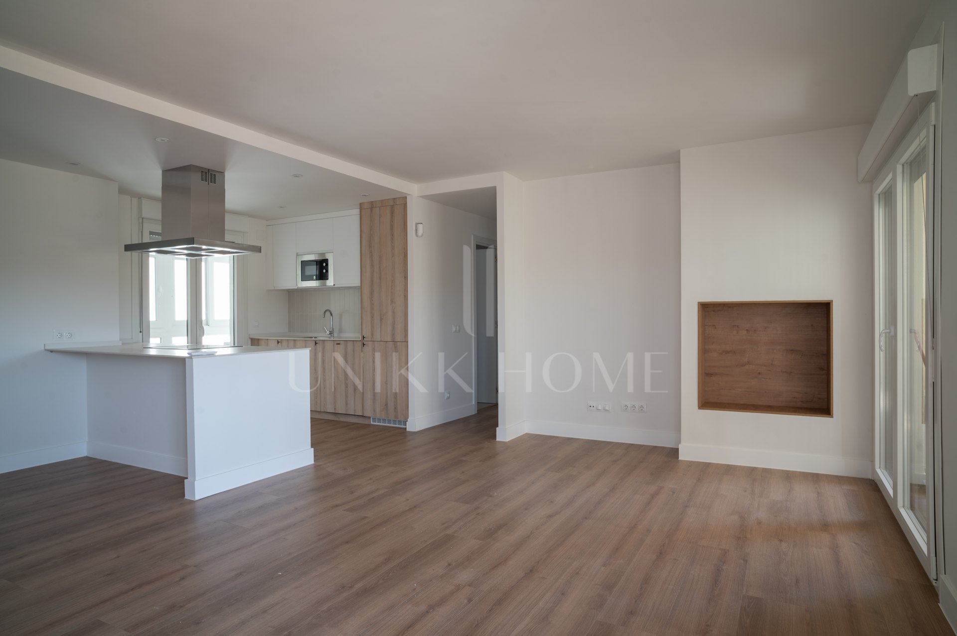 Fully Renovated 3-Bedroom Apartment in Los Boliches with parking and terrace