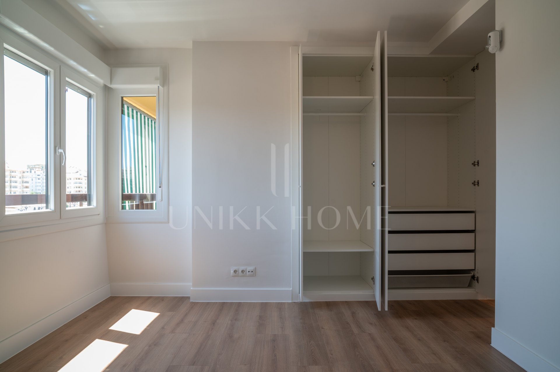 Fully Renovated 3-Bedroom Apartment in Los Boliches with parking and terrace