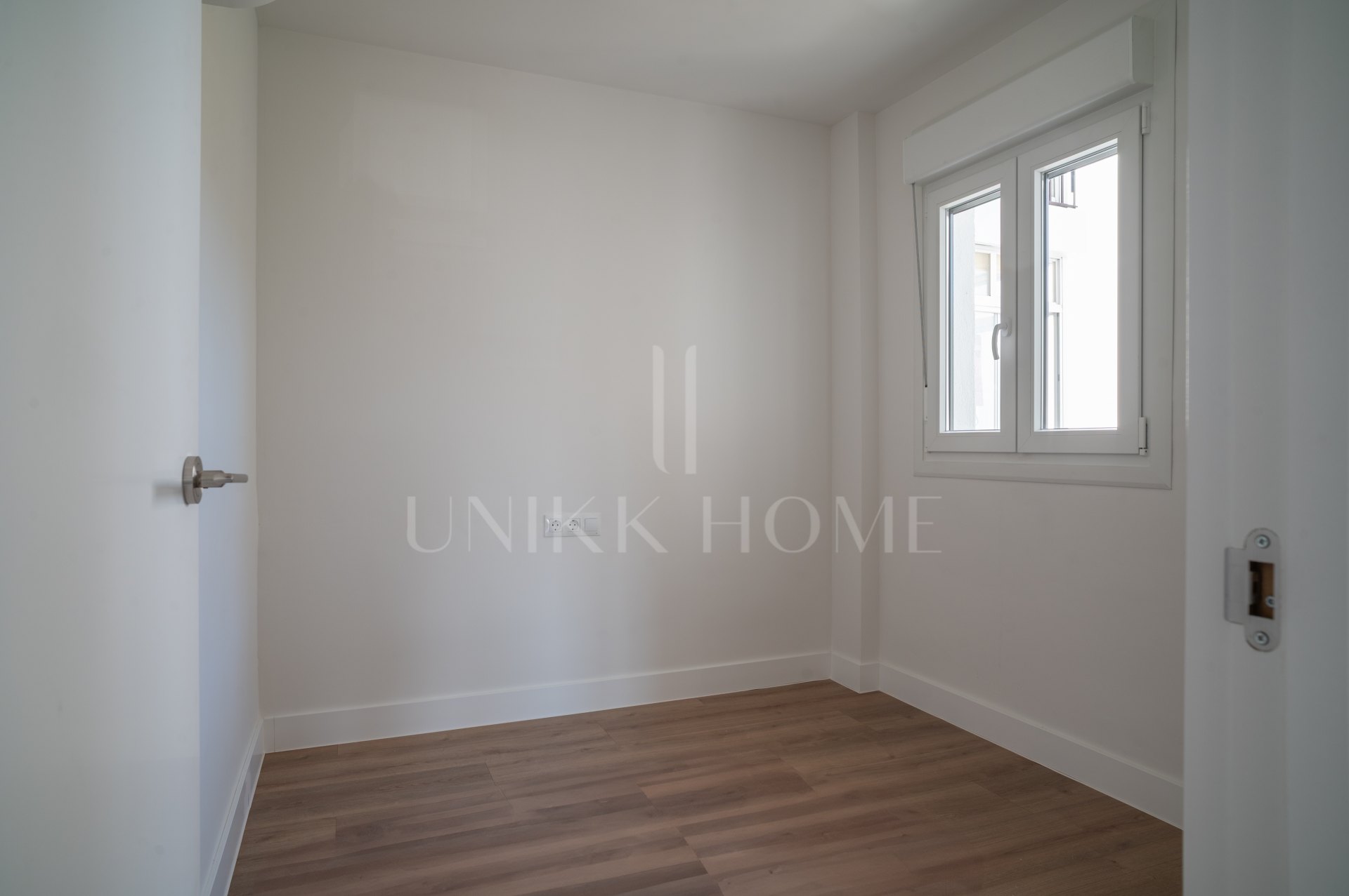 Fully Renovated 3-Bedroom Apartment in Los Boliches with parking and terrace