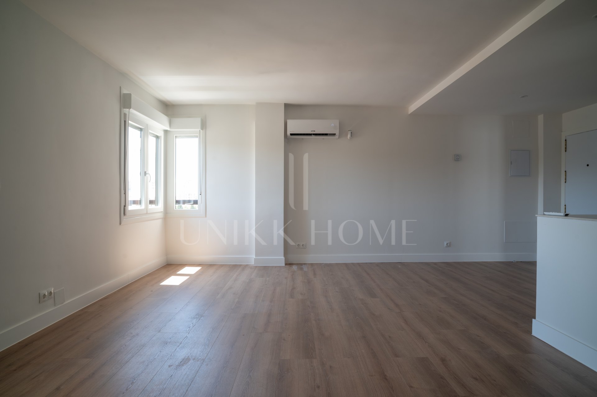 Fully Renovated 3-Bedroom Apartment in Los Boliches with parking and terrace