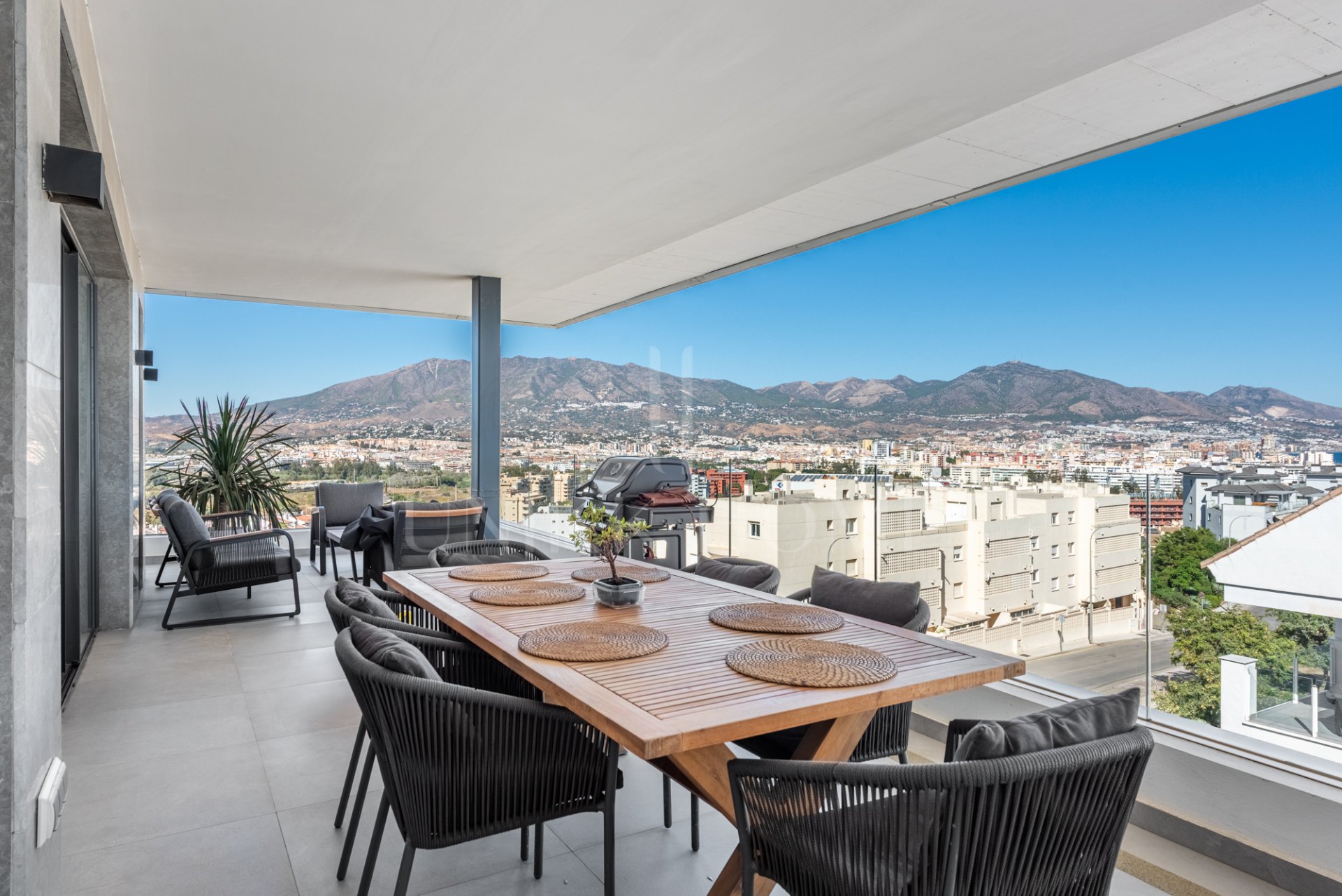Modern Elegance with Sea and urban views over Fuengirola