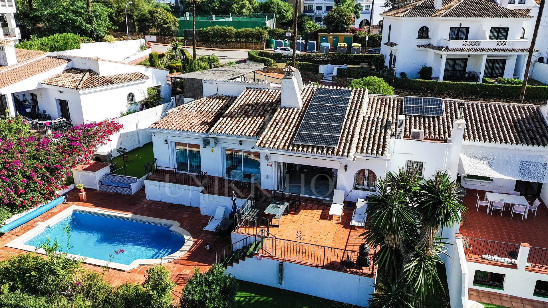 Energía Solar y Sol Mediterráneo – Donde la Vida Sostenible se Encuentra con el Estilo de la Costa del Sol