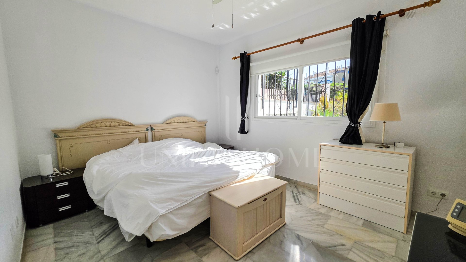 Energía Solar y Sol Mediterráneo – Donde la Vida Sostenible se Encuentra con el Estilo de la Costa del Sol