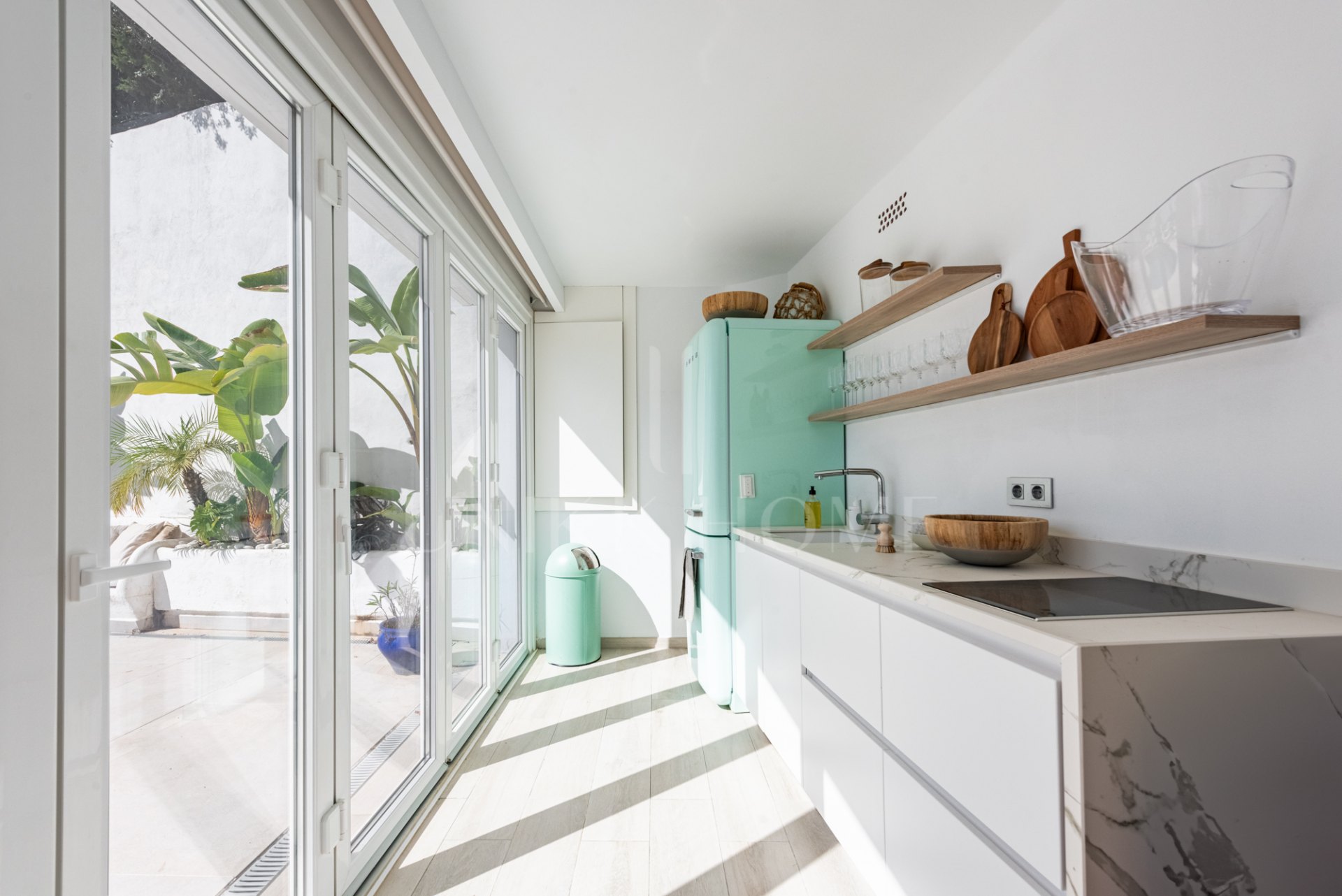 Semi-detached house with amazing viewings