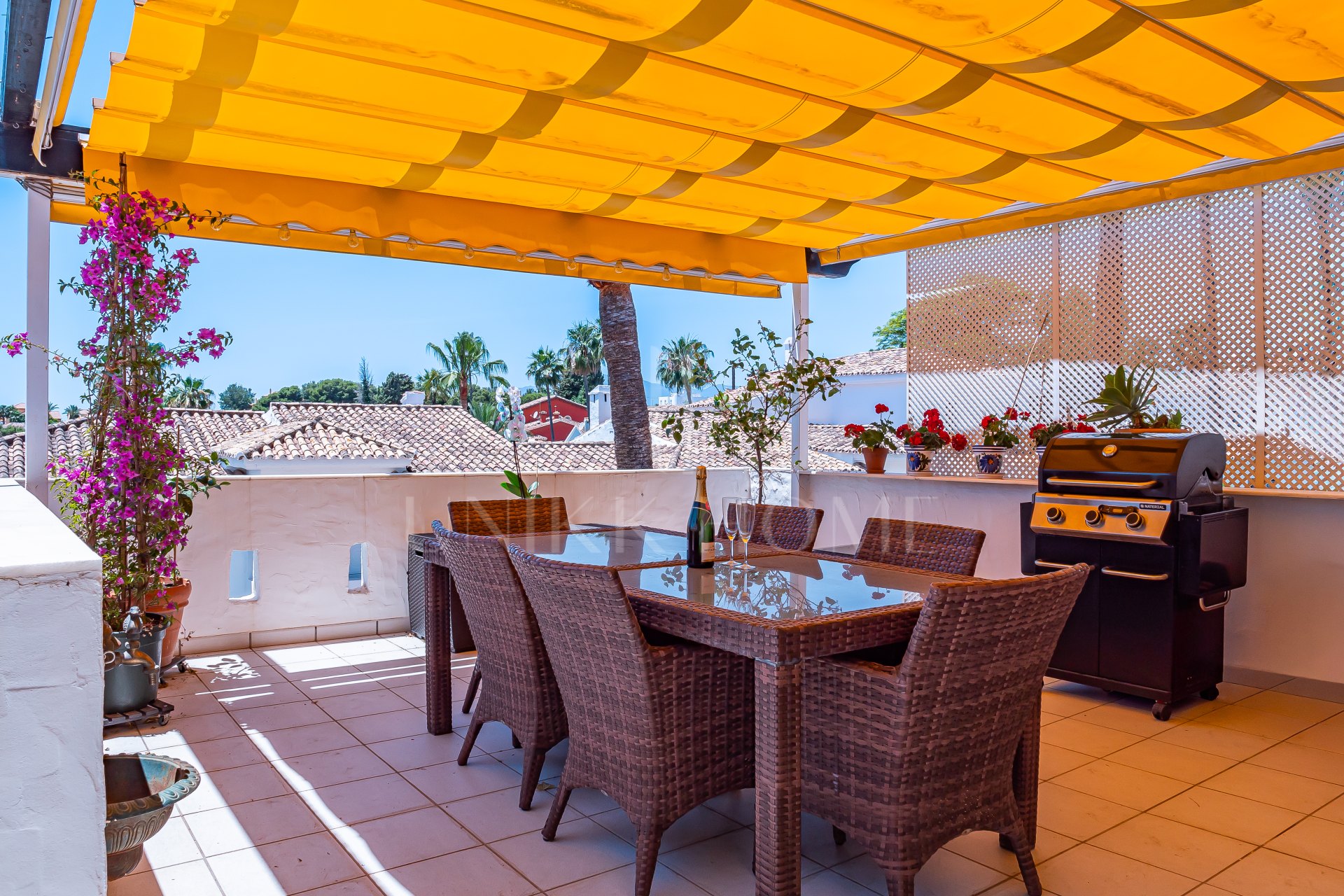 Apartamento reformado de 3 dormitorios con amplia terraza orientada al suroeste en Aldea Blanca