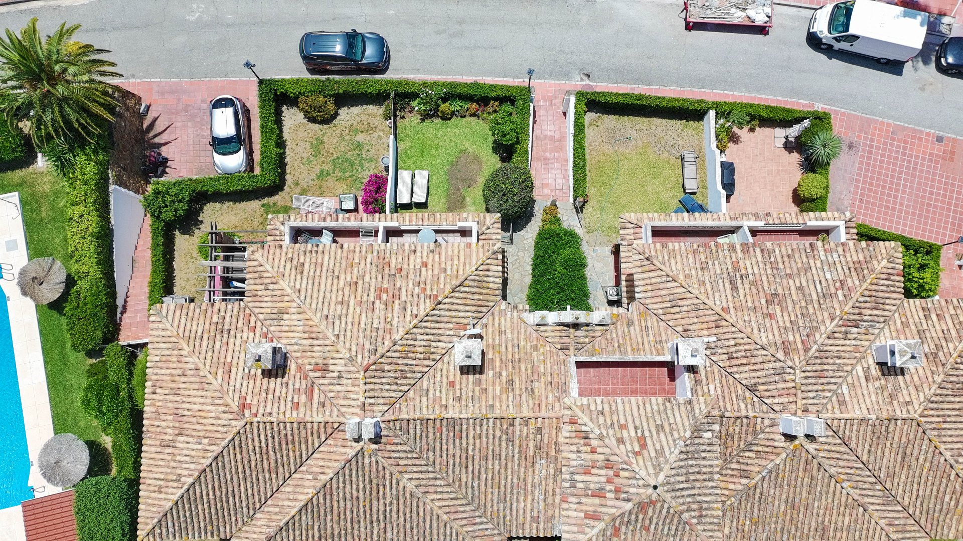 Townhouse with Panoramic Sea, Golf and Mountain Views in La Duquesa