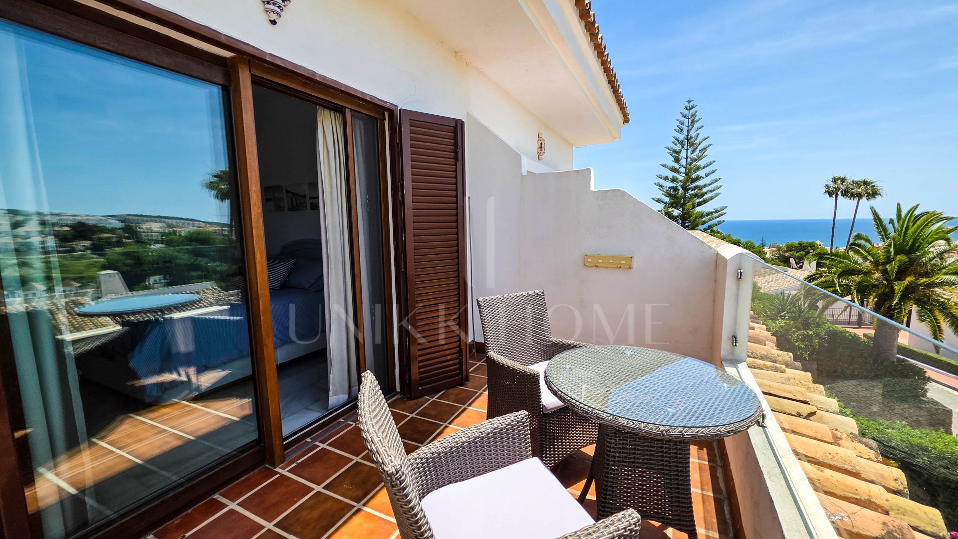 Townhouse with Panoramic Sea, Golf and Mountain Views in La Duquesa