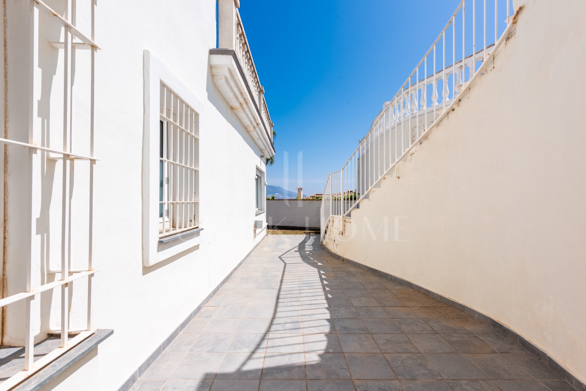 Pequeña villa con vistas panorámicas en Jardines del Águila