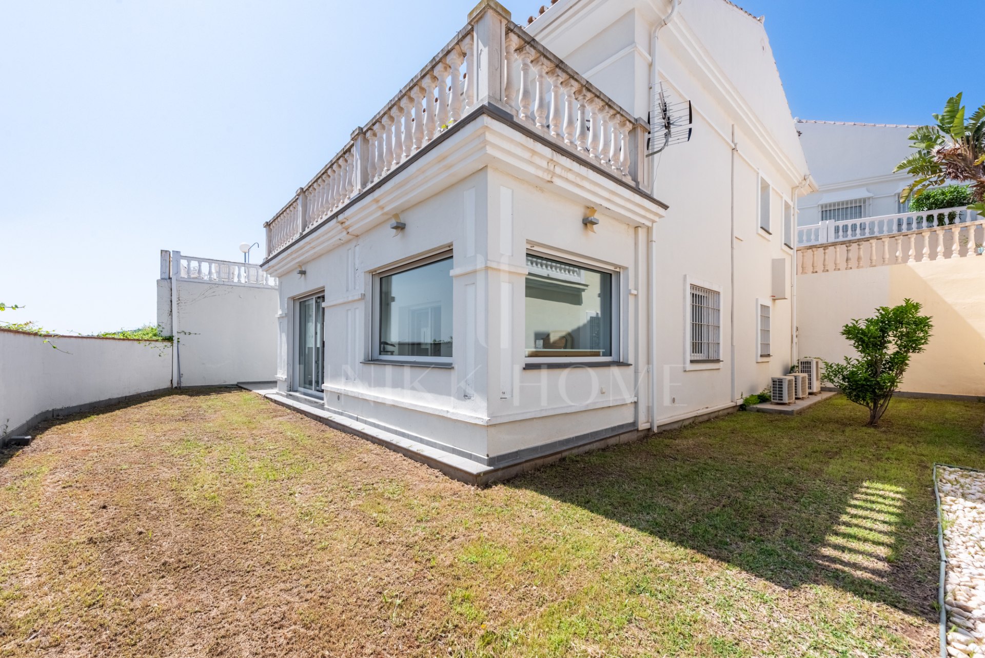 Pequeña villa con vistas panorámicas en Jardines del Águila