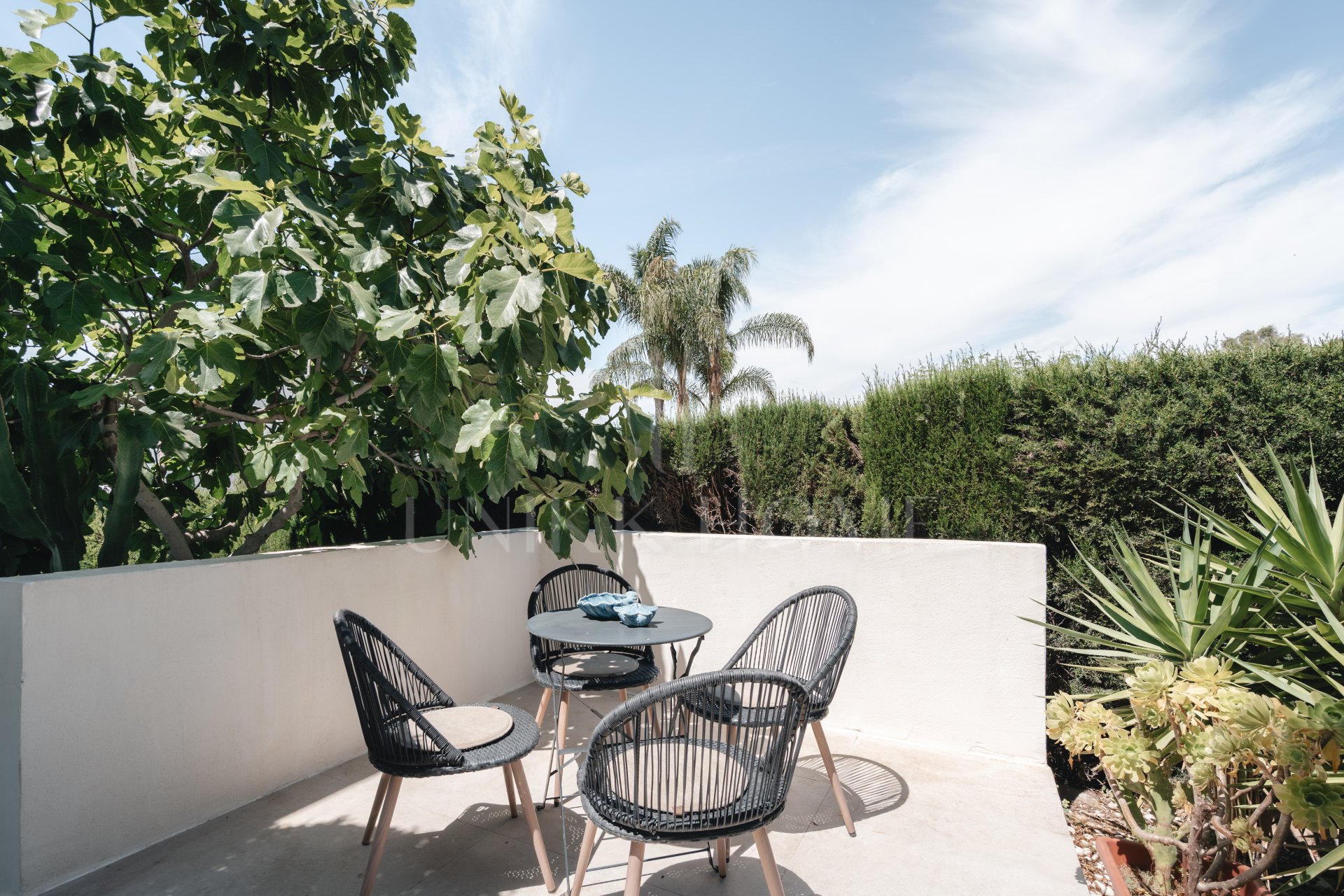 Spacious townhouse with villa feel in Señorío de Cortés