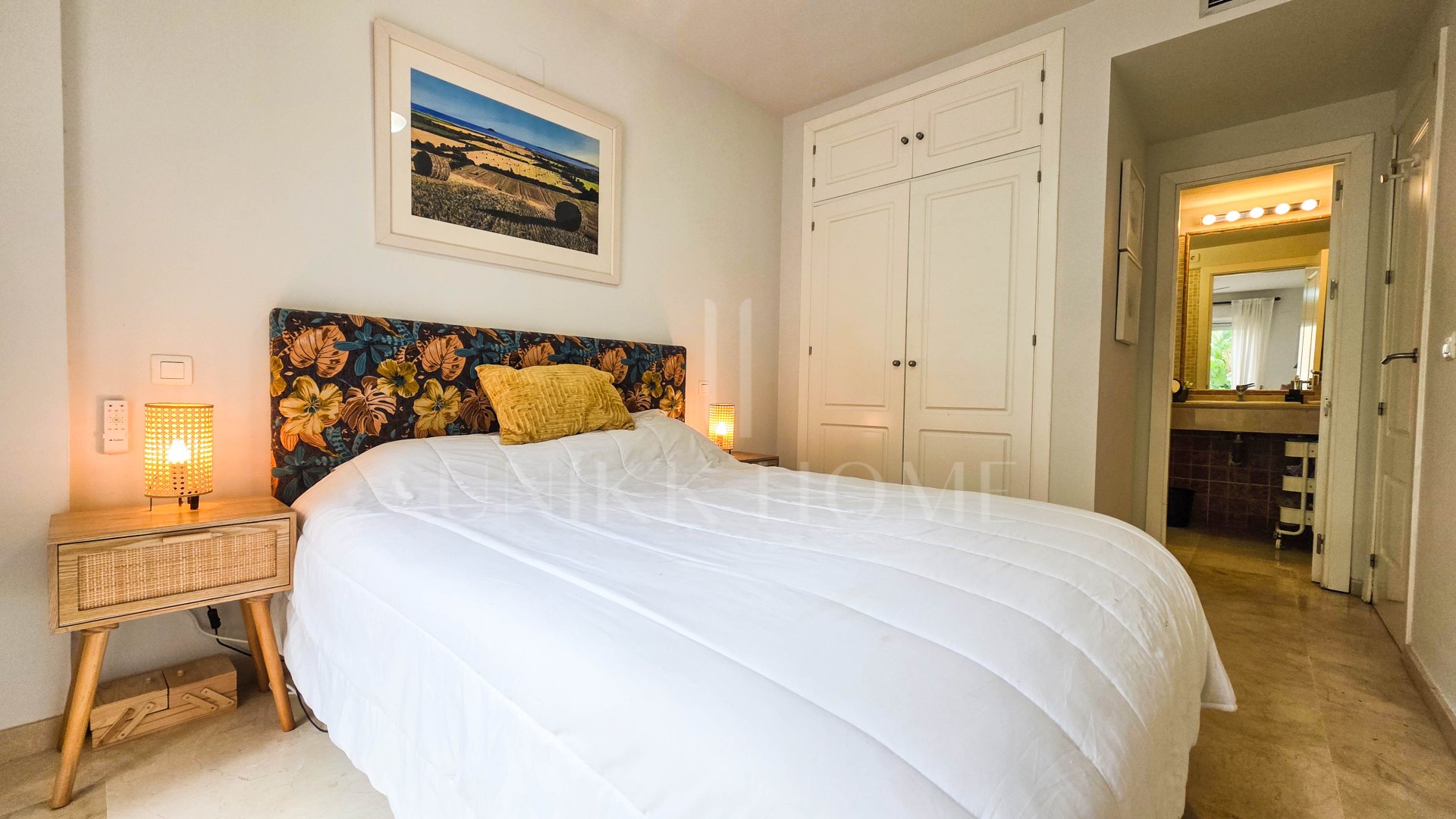 Apartamento en Planta Baja con Vistas Panorámicas y Dos Terrazas en La Duquesa