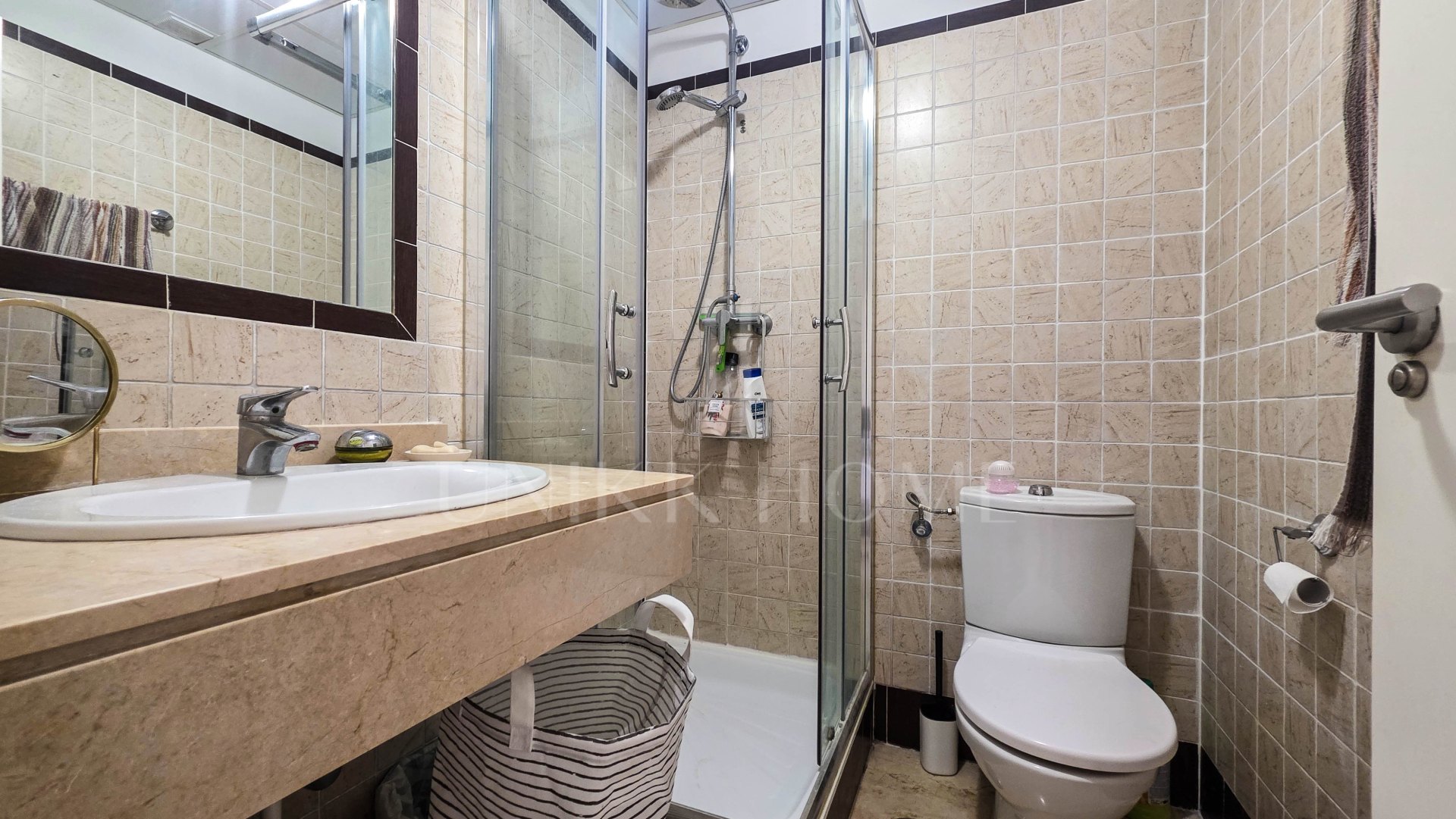 Apartamento en Planta Baja con Vistas Panorámicas y Dos Terrazas en La Duquesa