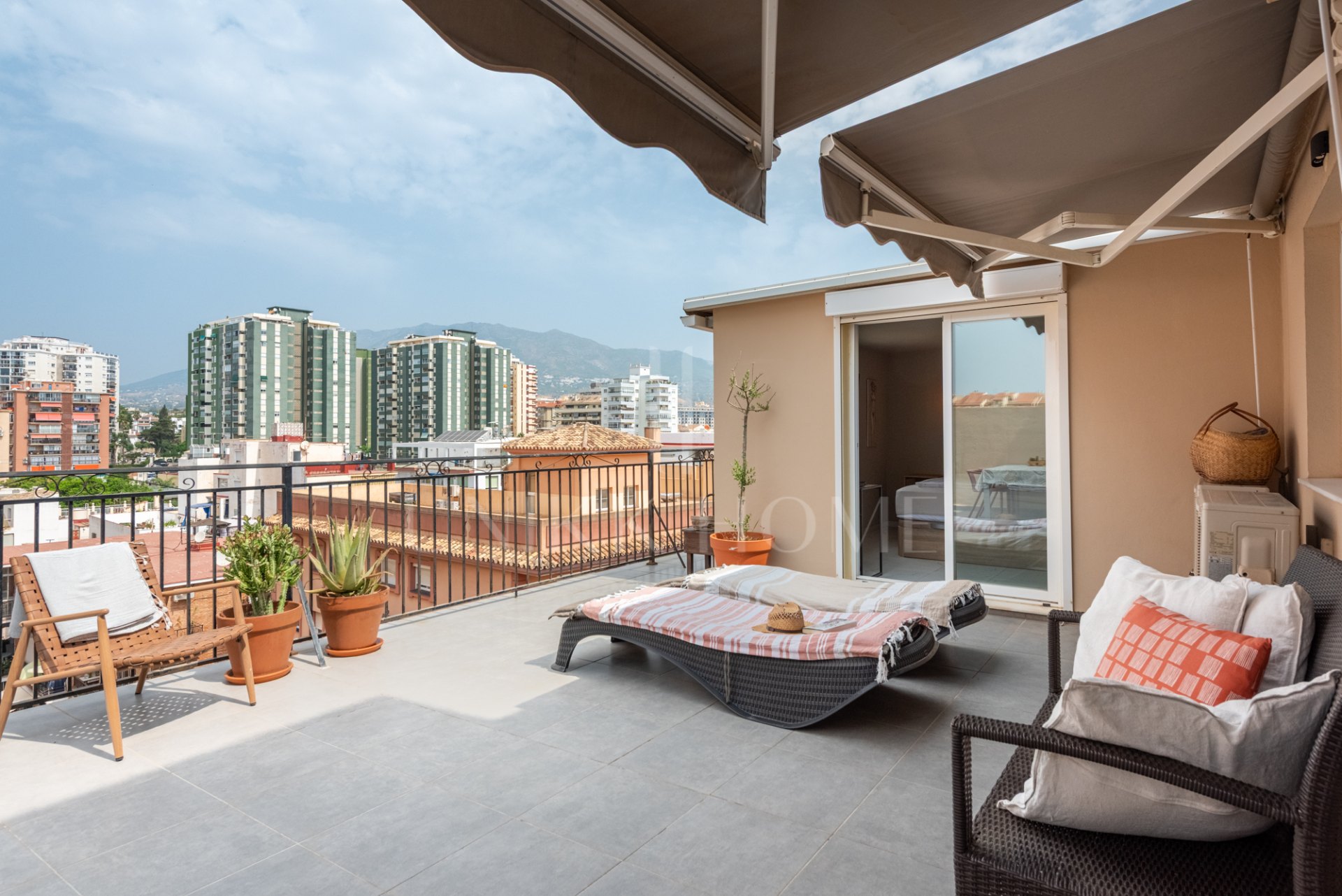 Stylish penthouse with a spacious terrace just steps fro the beach in Los Boliches