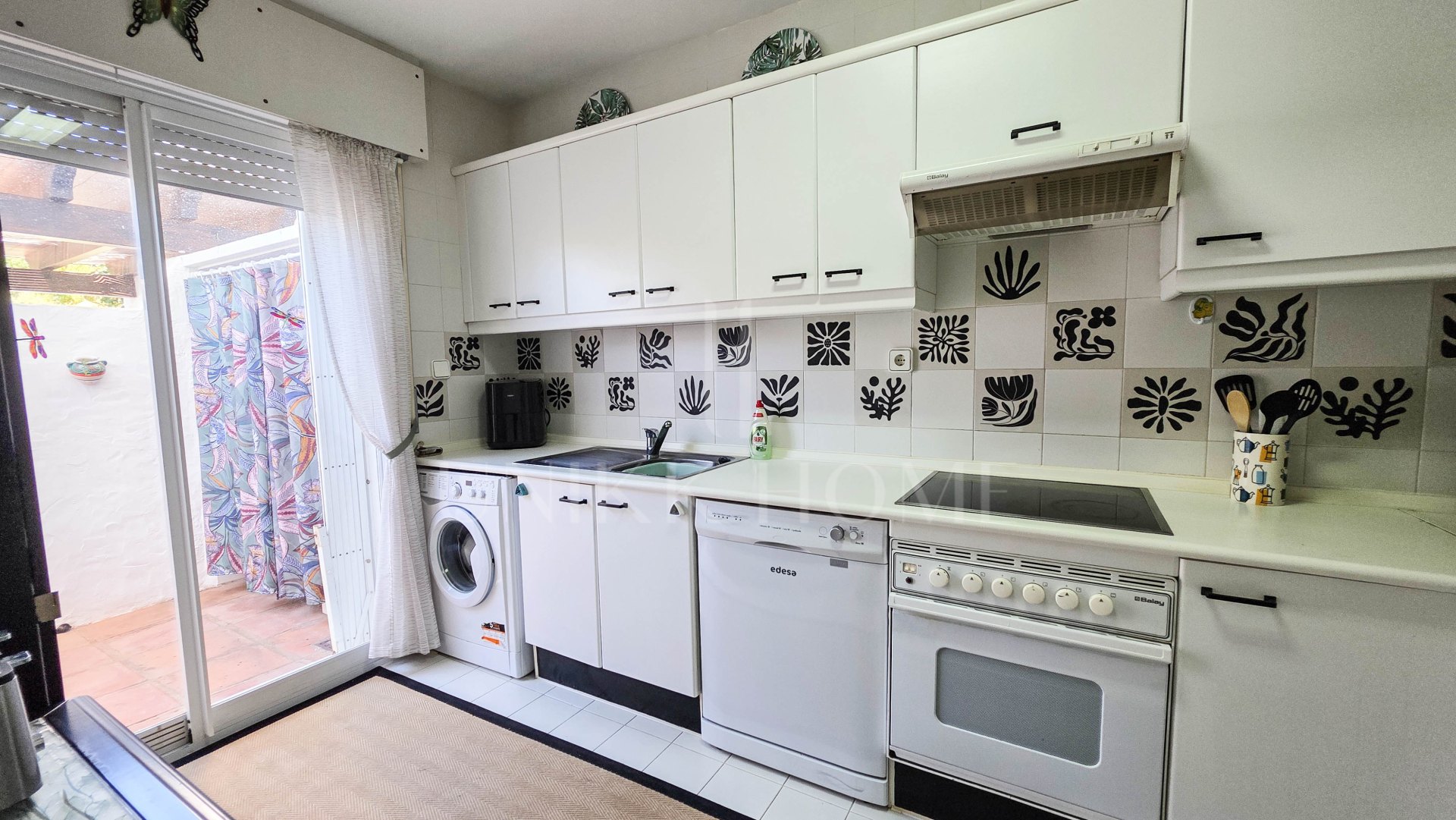 Townhouse with Breathtaking Panoramic Sea and Mountain Views in Las Brisas, La Duquesa
