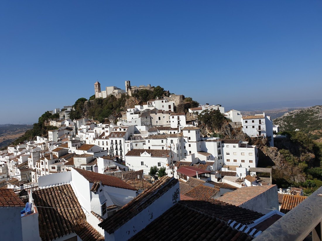 Charming Semi-Detached Townhouse with Panoramic Mountain and Sea Views in Casares