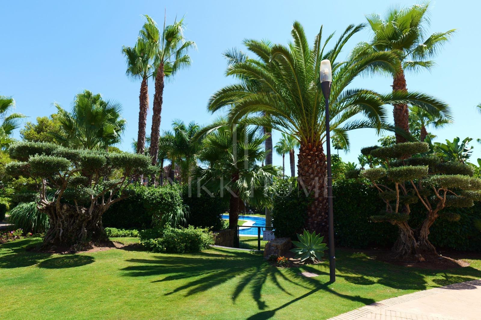 Exclusive Beachside Apartment in Las Mimosas, Walking Distance to Puerto Banús & Mistral Beach