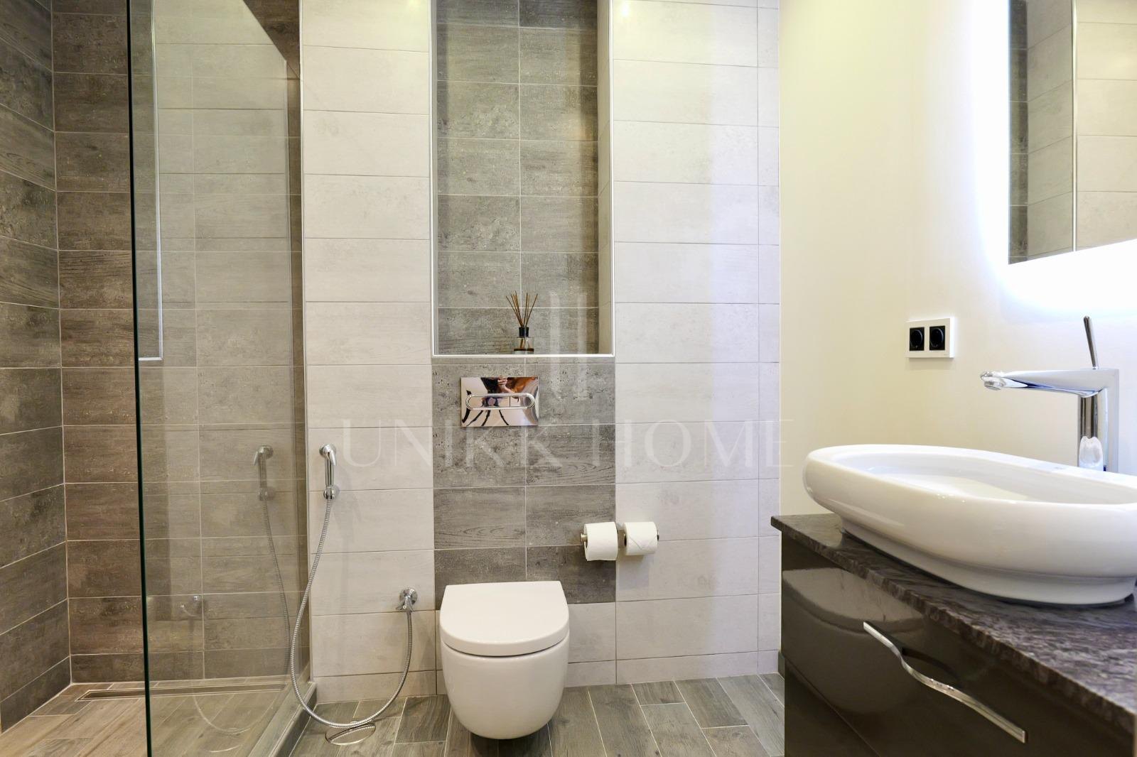 Exclusive Beachside Apartment in Las Mimosas, Walking Distance to Puerto Banús & Mistral Beach