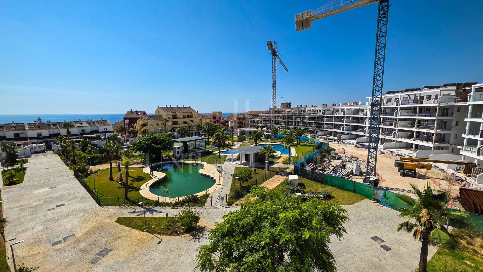 Apartamento de Obra Nueva a Solo 200 Metros de la Playa en Aldea Beach, Manilva
