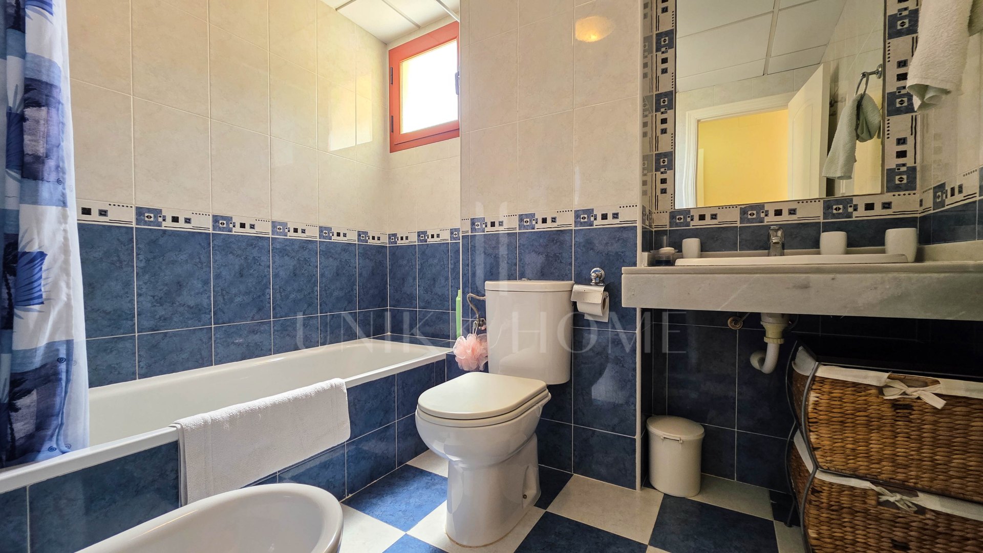 Apartamento en Planta Intermedia con Vistas Panorámicas en Altos de Princesa Kristina