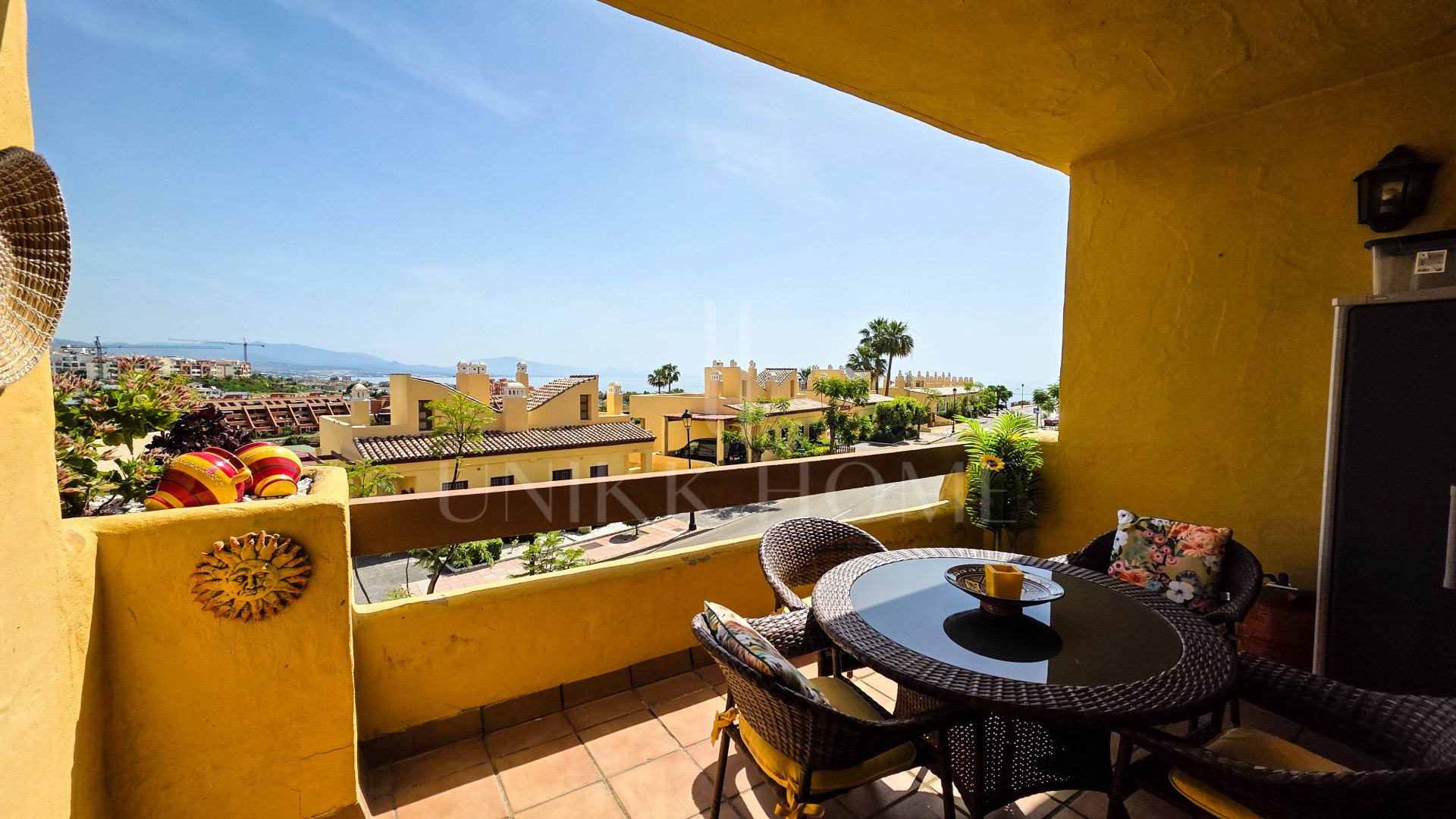 Apartamento en Planta Intermedia con Vistas Panorámicas en Altos de Princesa Kristina