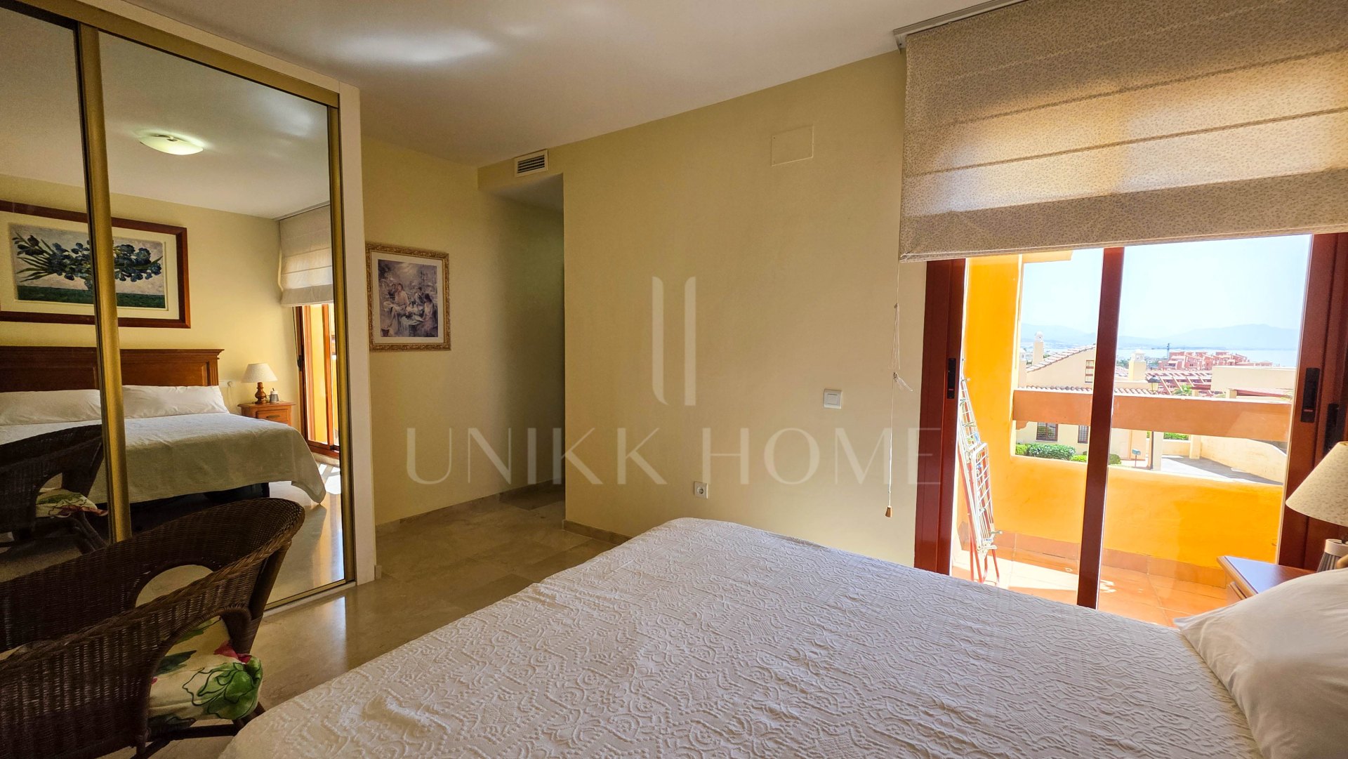 Apartamento en Planta Intermedia con Vistas Panorámicas en Altos de Princesa Kristina