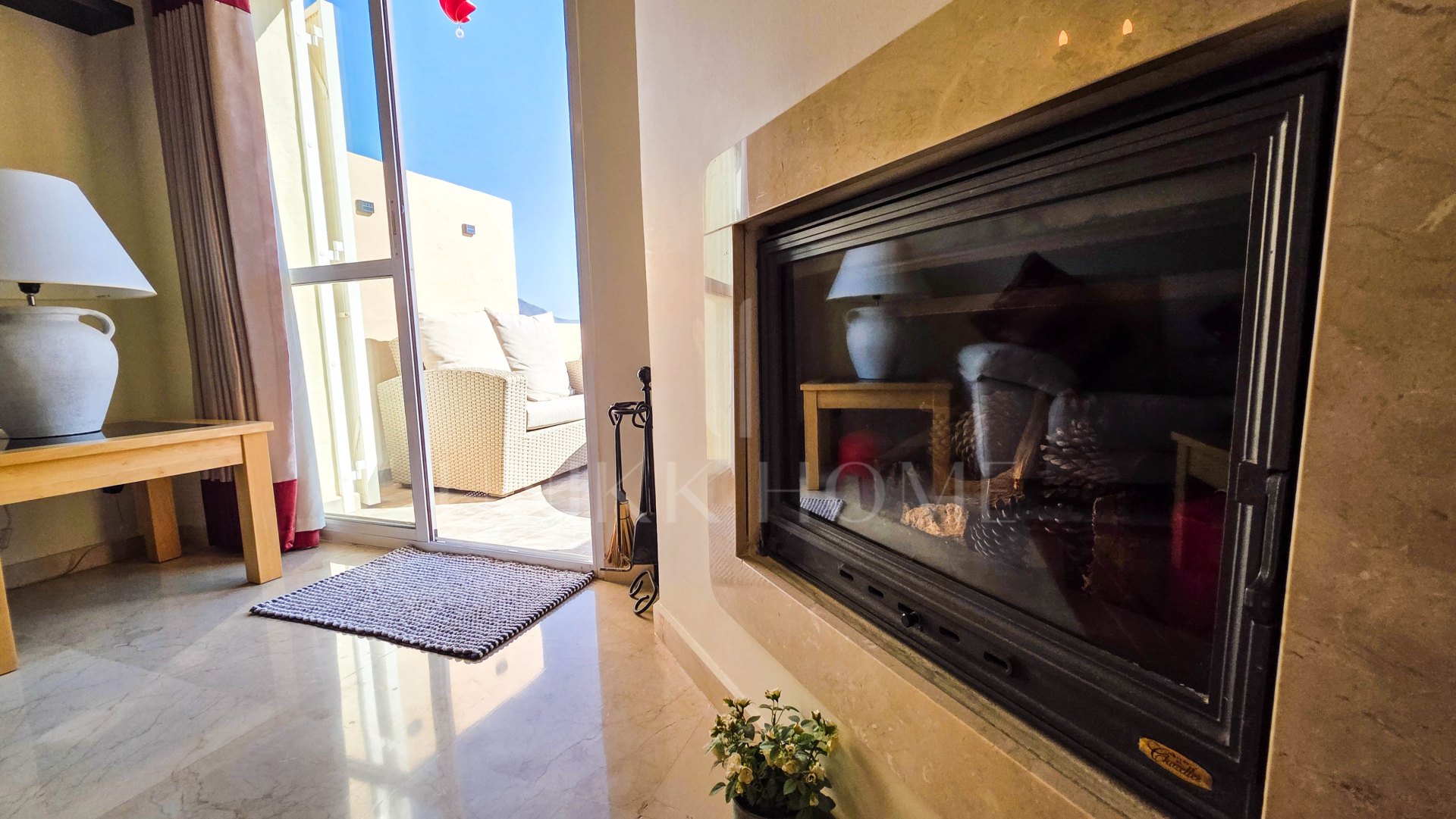 Refurbished Duplex Penthouse with Panoramic Sea and Mountain Views in La Duquesa