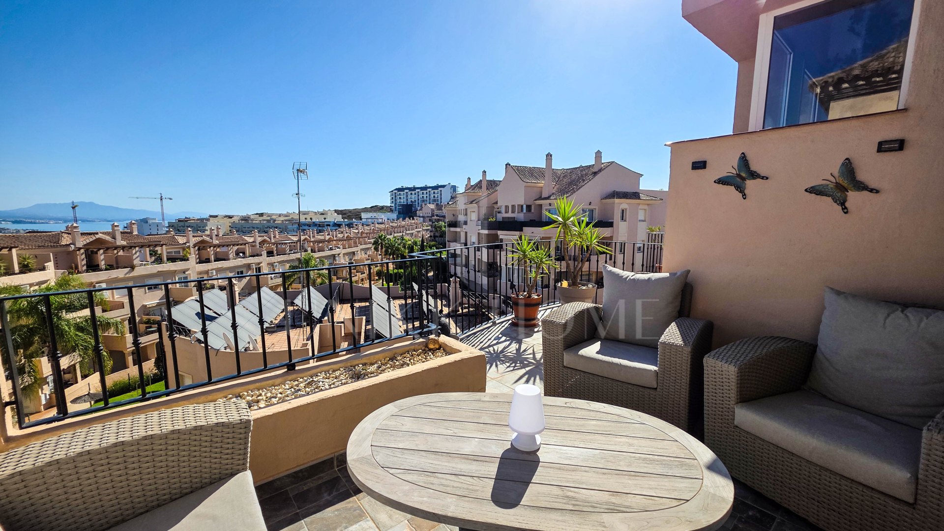 Refurbished Duplex Penthouse with Panoramic Sea and Mountain Views in La Duquesa