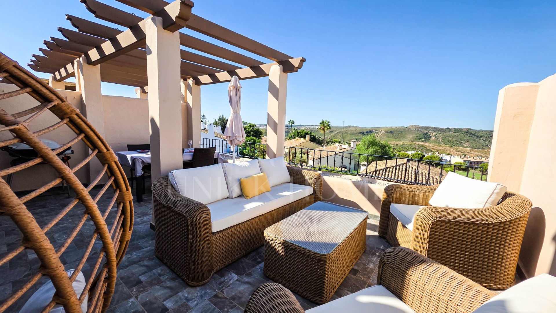 Refurbished Duplex Penthouse with Panoramic Sea and Mountain Views in La Duquesa