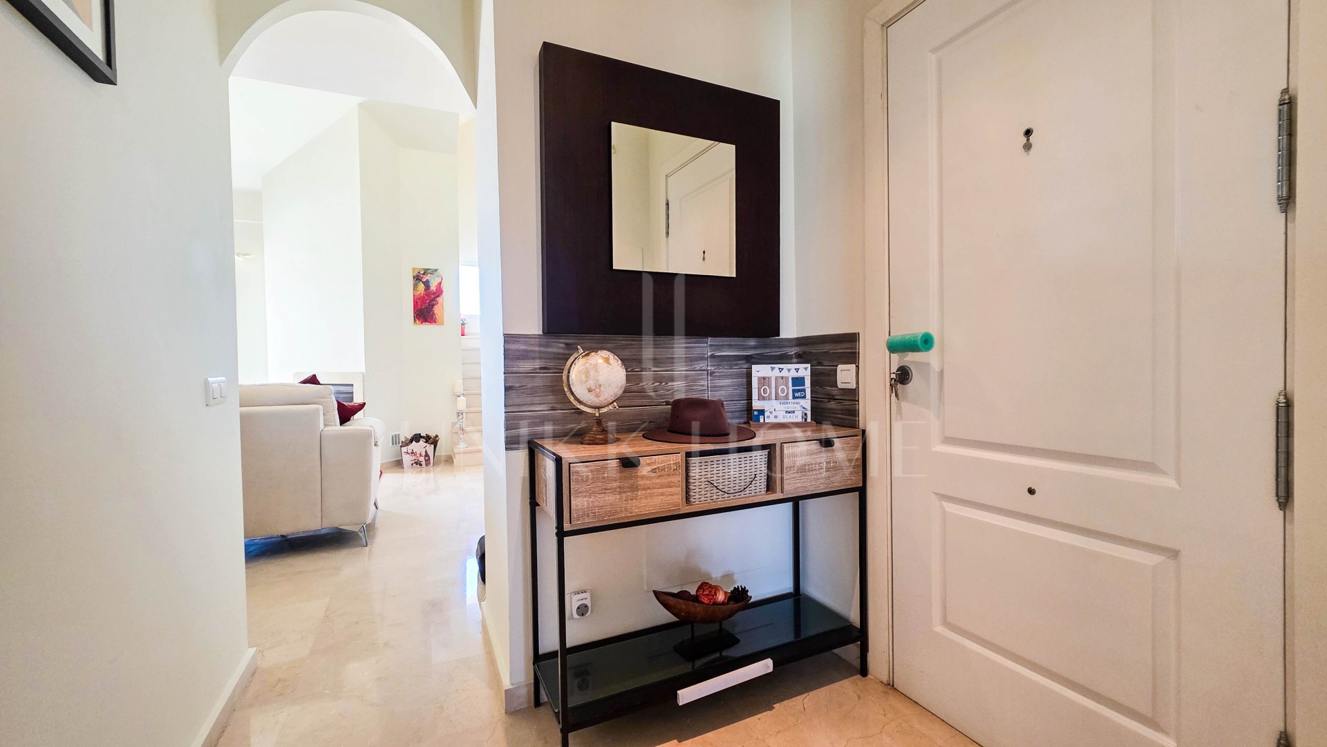 Refurbished Duplex Penthouse with Panoramic Sea and Mountain Views in La Duquesa