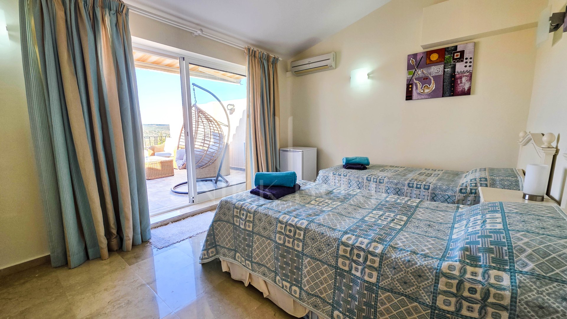 Refurbished Duplex Penthouse with Panoramic Sea and Mountain Views in La Duquesa