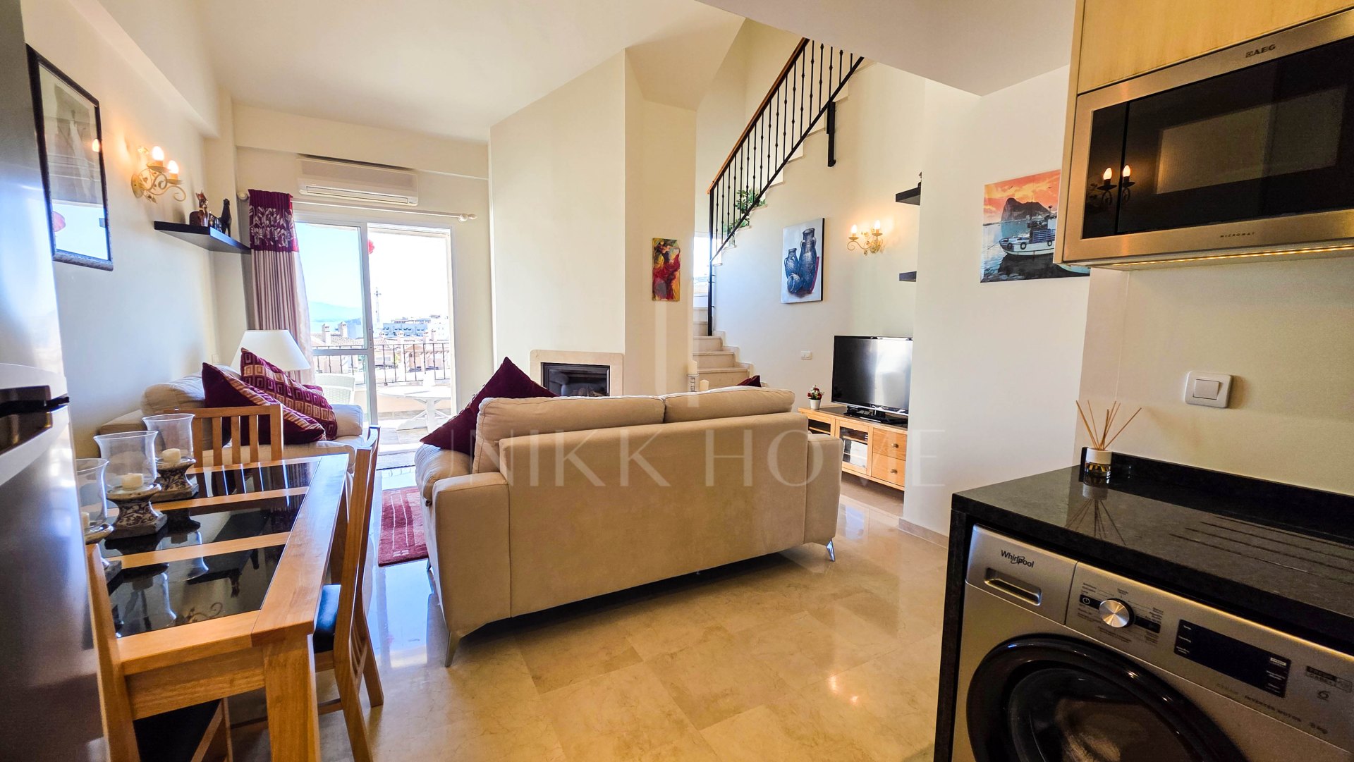 Refurbished Duplex Penthouse with Panoramic Sea and Mountain Views in La Duquesa