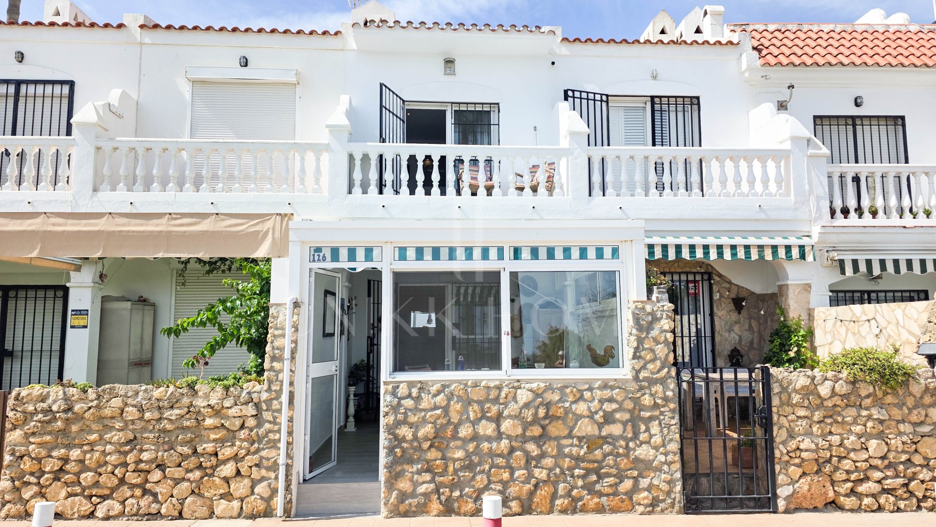 Refurbished Frontline Beach Townhouse with Panoramic Views in Aldea Beach