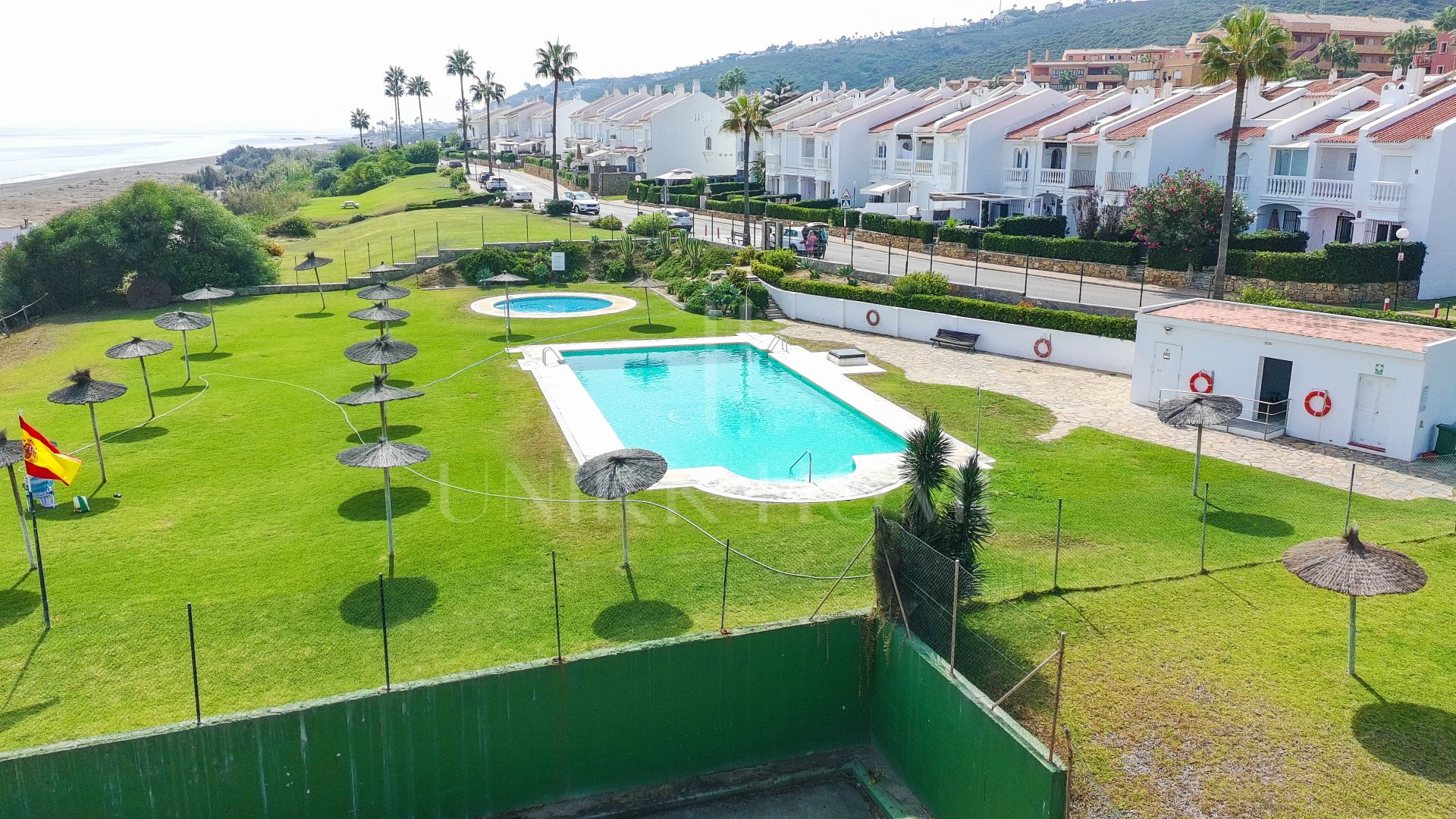 Refurbished Frontline Beach Townhouse with Panoramic Views in Aldea Beach