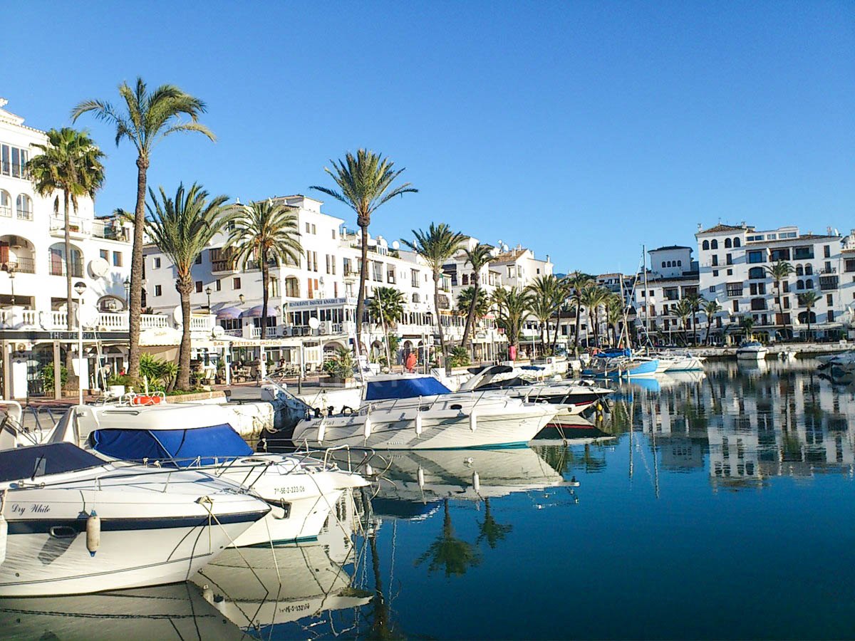 Refurbished Frontline Beach Townhouse with Panoramic Views in Aldea Beach