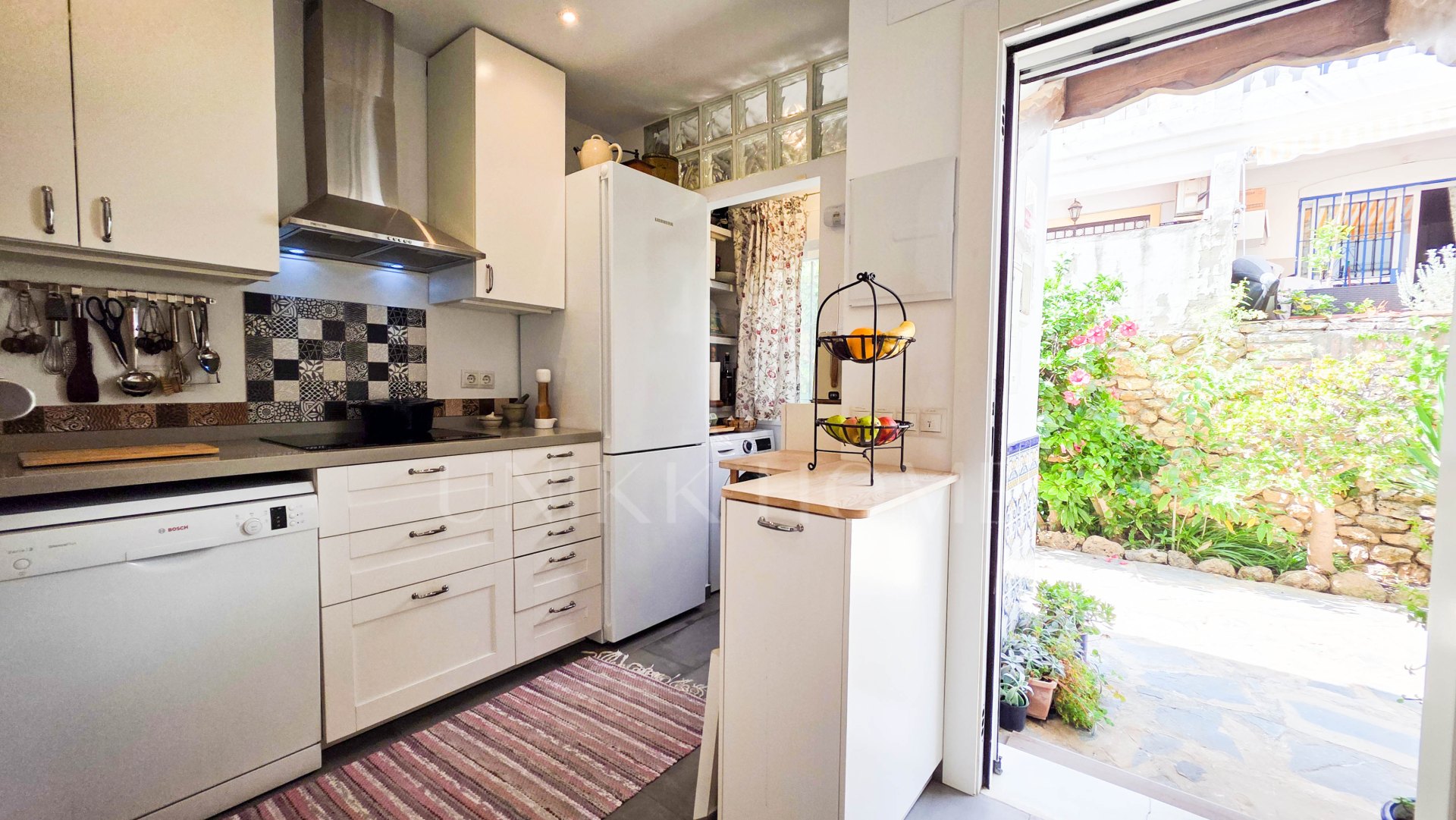 Refurbished Frontline Beach Townhouse with Panoramic Views in Aldea Beach