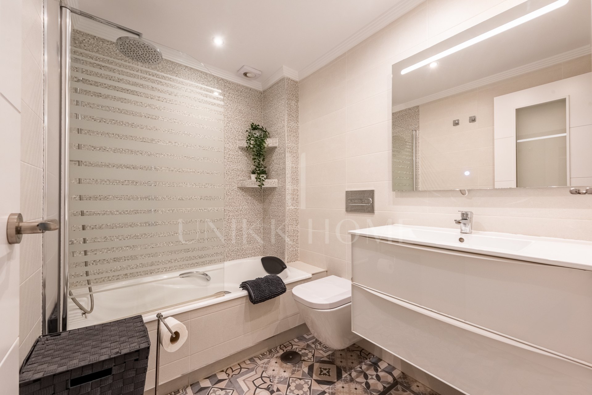 Encantador apartamento de 2 dormitorios en el corazón de La Cala de Mijas