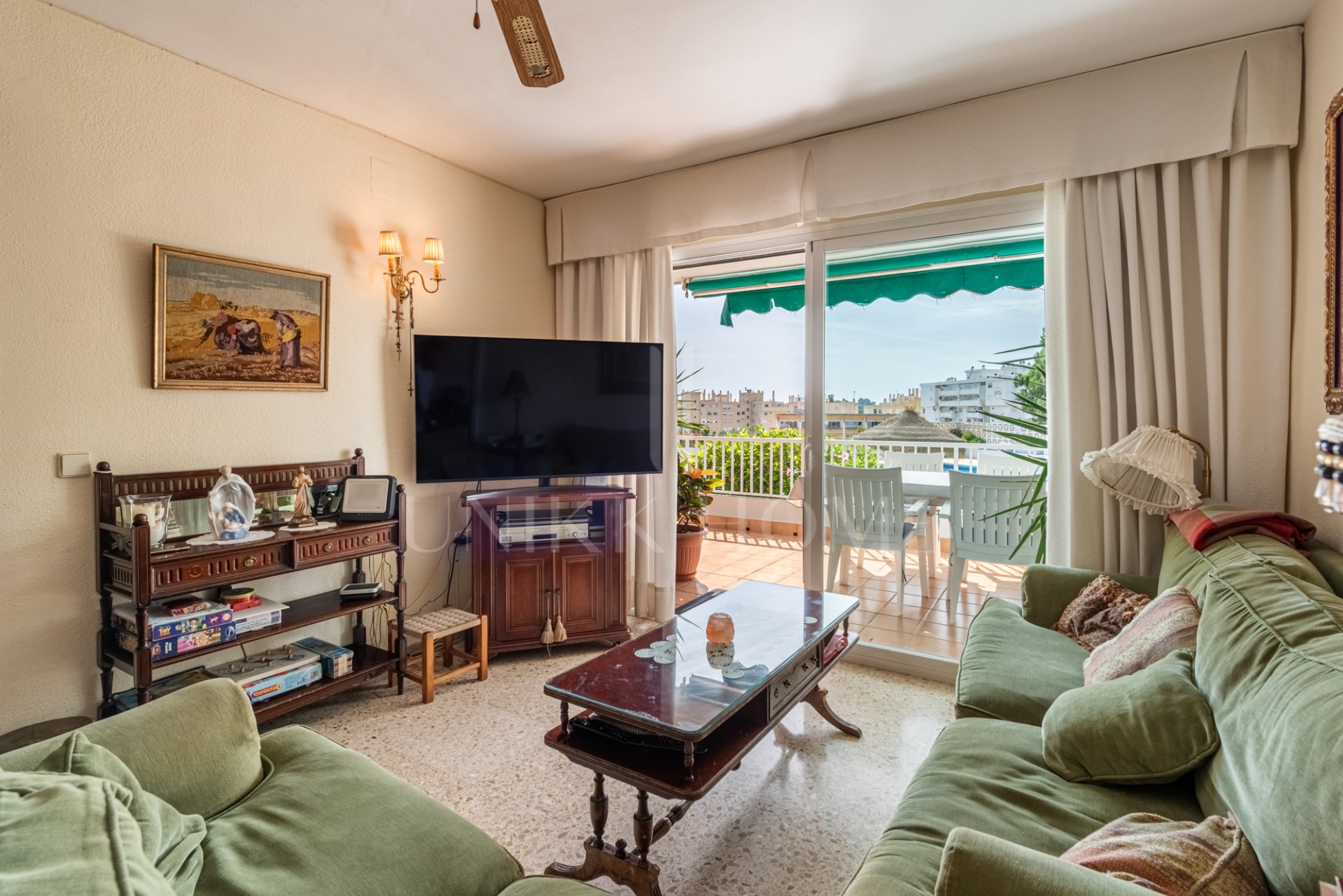 Spacious 3-Bedroom Apartment with Large Sunny Terrace in Central Fuengirola