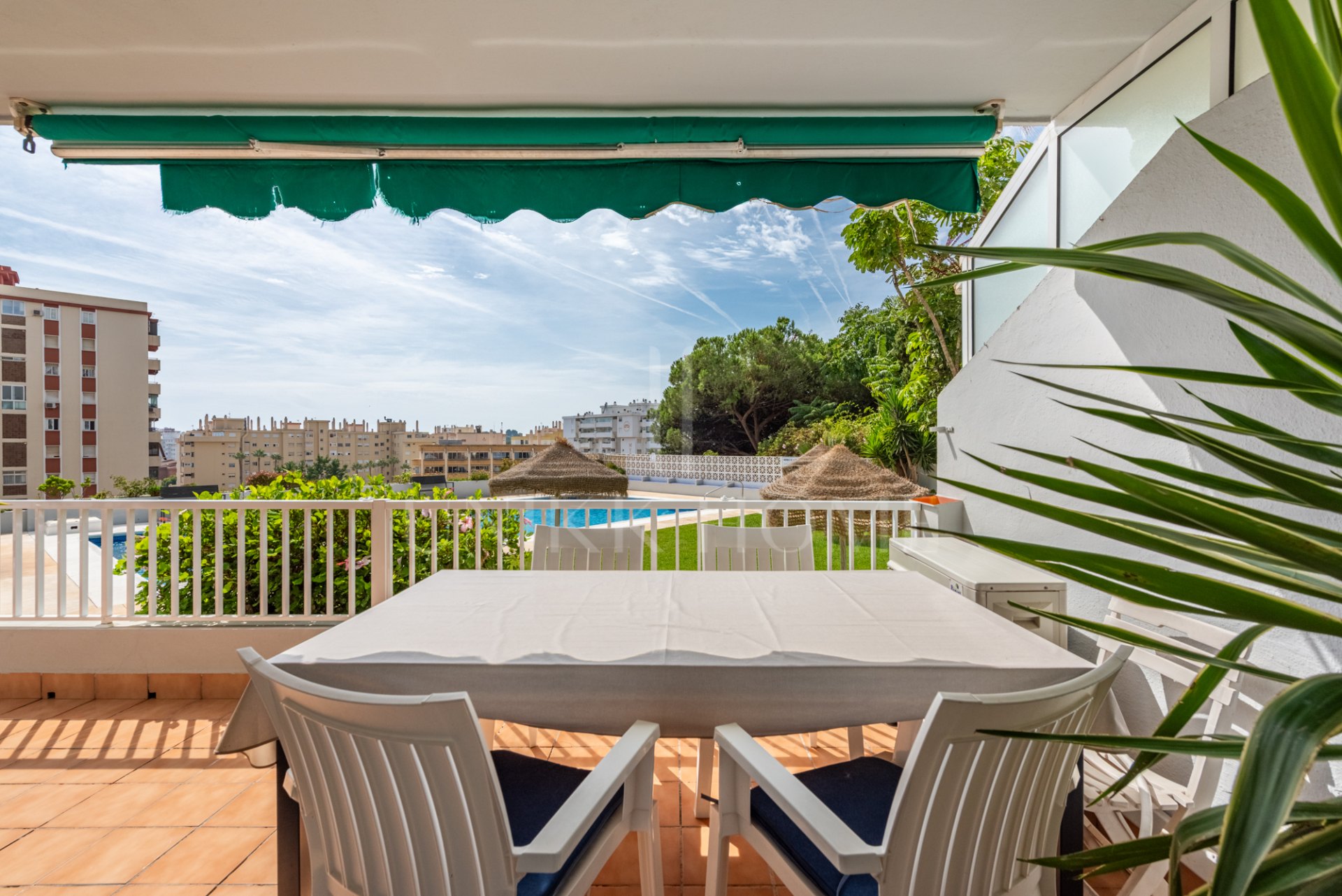 Spacious 3-Bedroom Apartment with Large Sunny Terrace in Central Fuengirola