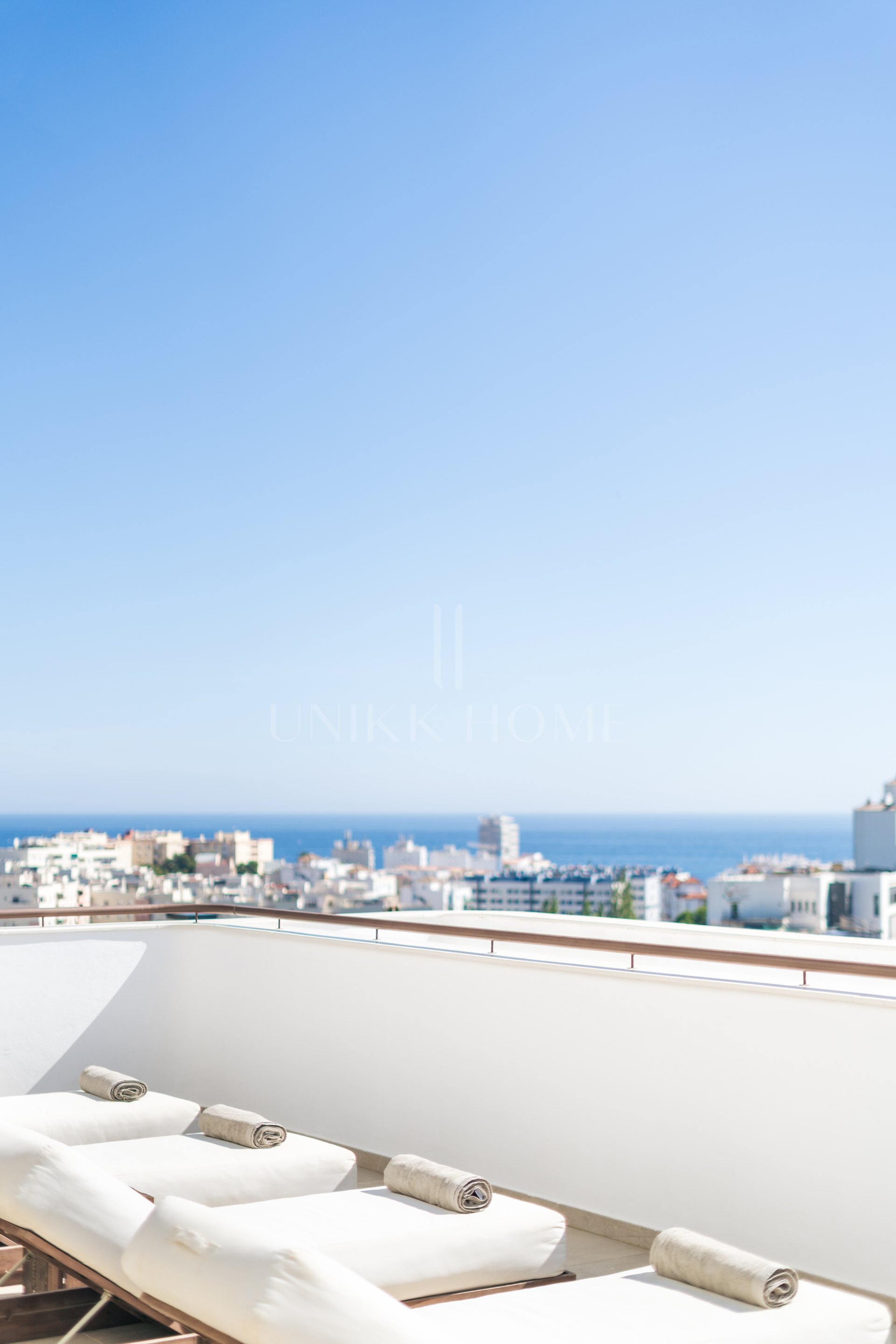 Beautiful Modern Apartment with Stunning Sea Views in Las Mesas, Estepona