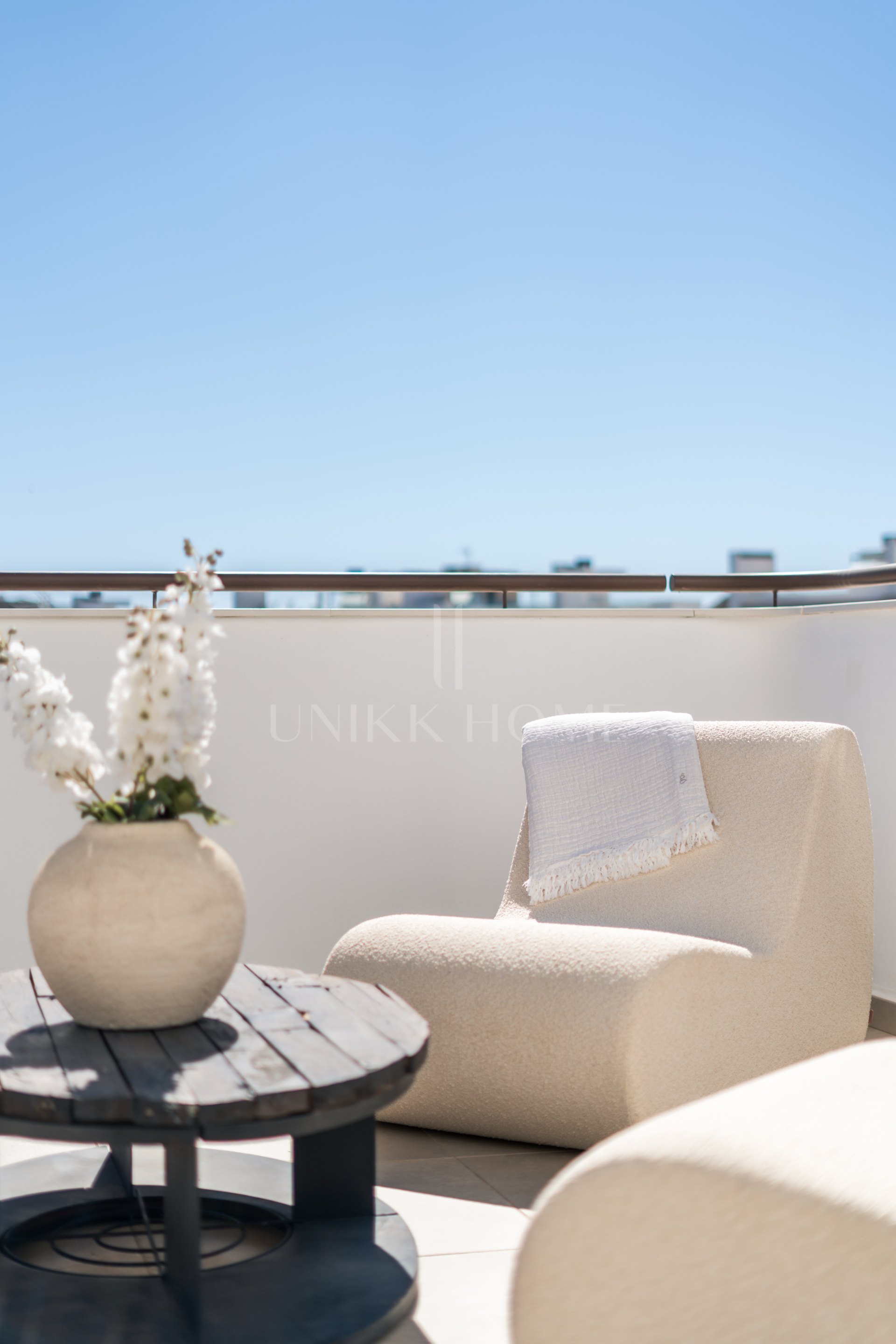 Beautiful Modern Apartment with Stunning Sea Views in Las Mesas, Estepona