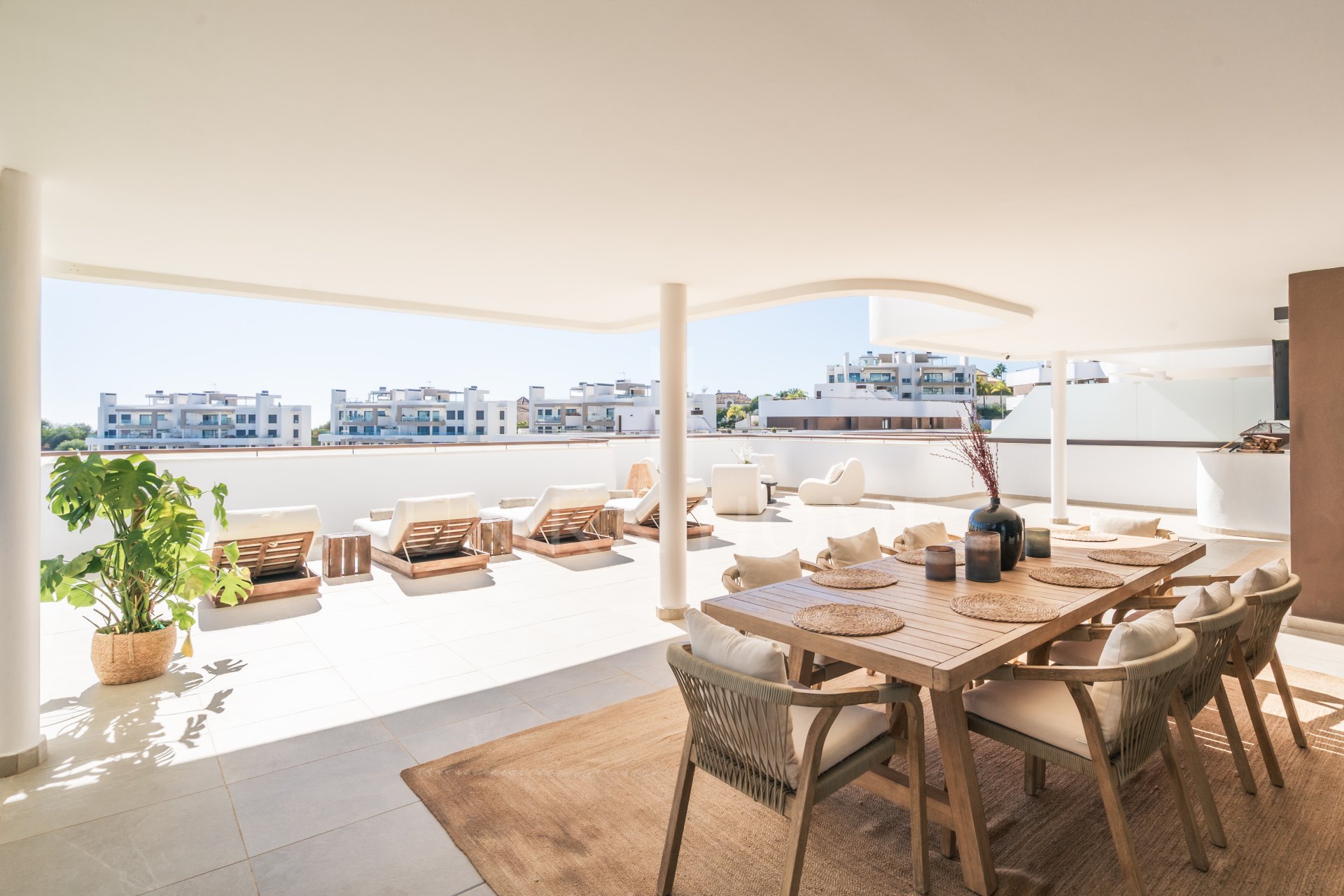 Beautiful Modern Apartment with Stunning Sea Views in Las Mesas, Estepona