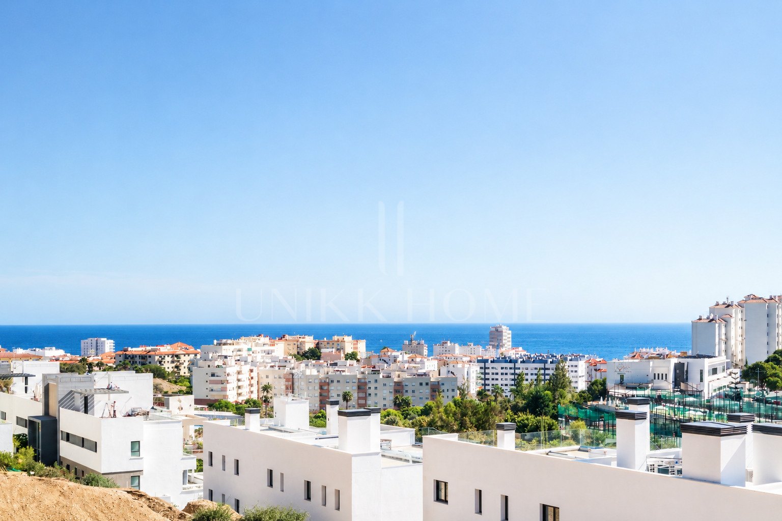 Beautiful Modern Apartment with Stunning Sea Views in Las Mesas, Estepona