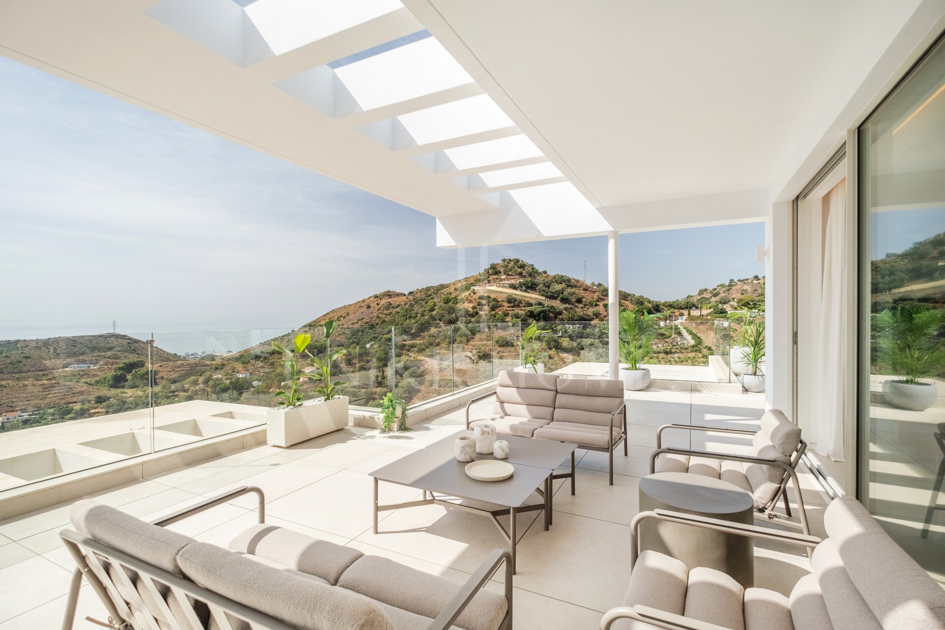 Spectacular Penthouse with a Roof Terrace and its Own Private Pool & Jacuzzi with The Best Sea and Mountain Views