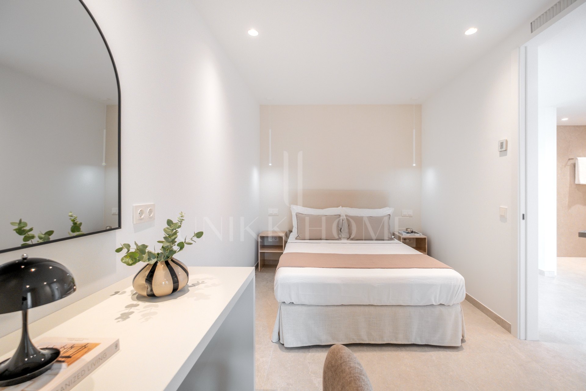 Fully Renovated 3-Bed | South-Facing | Panoramic Sea Views