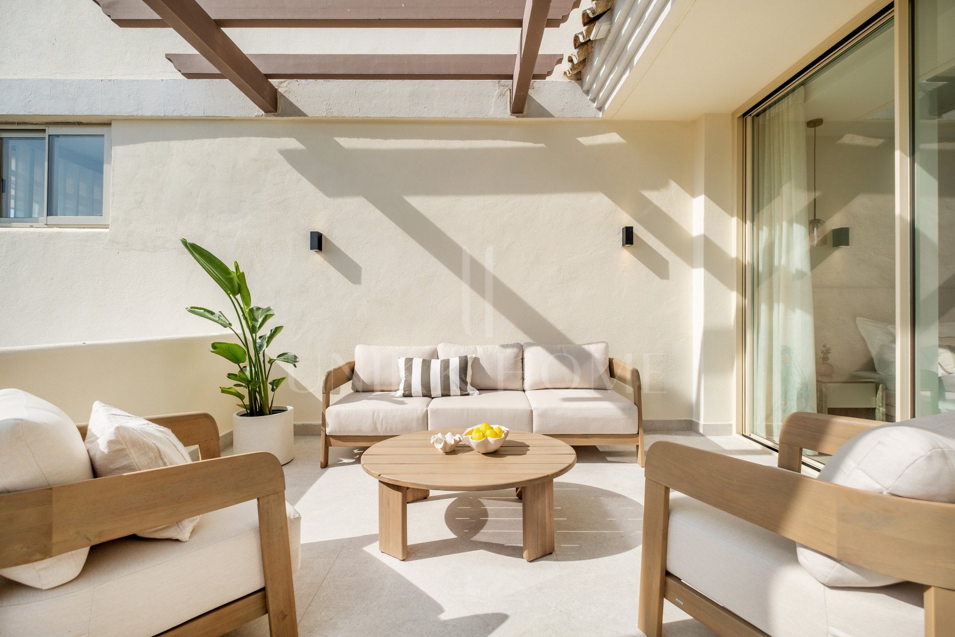 Fully Renovated 3-Bed | South-Facing | Panoramic Sea Views