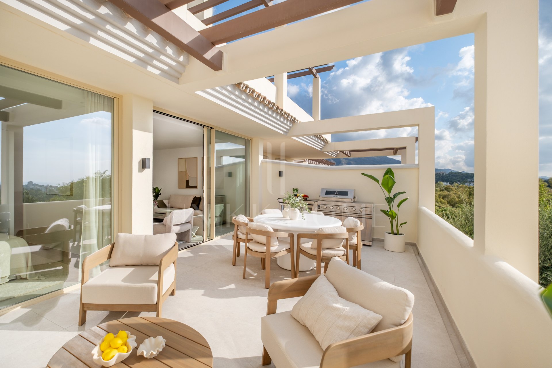 Fully Renovated 3-Bed | South-Facing | Panoramic Sea Views
