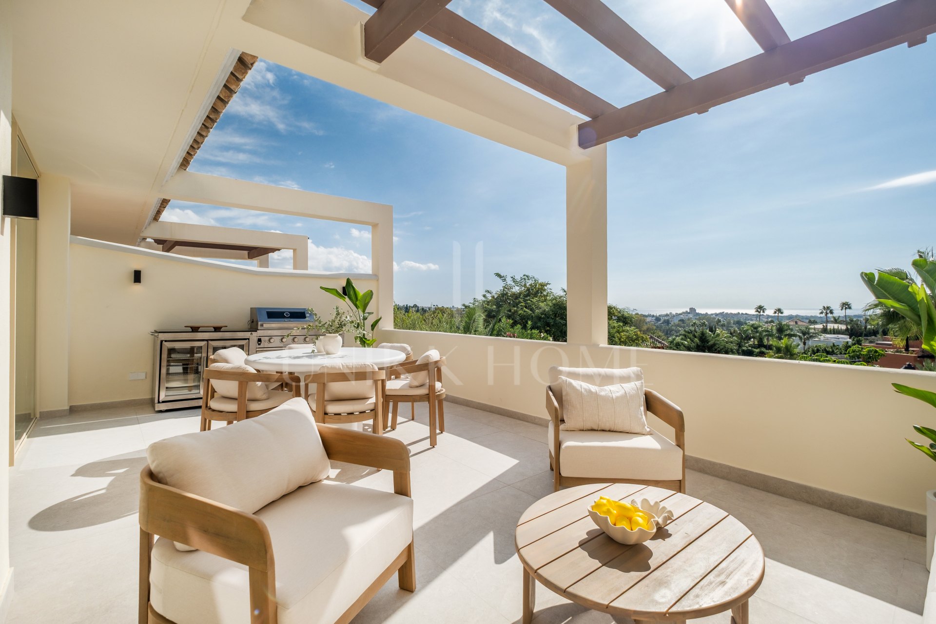 Apartamento completamente renovado, 3 dormitorios | Orientación sur | Vistas panorámicas al mar