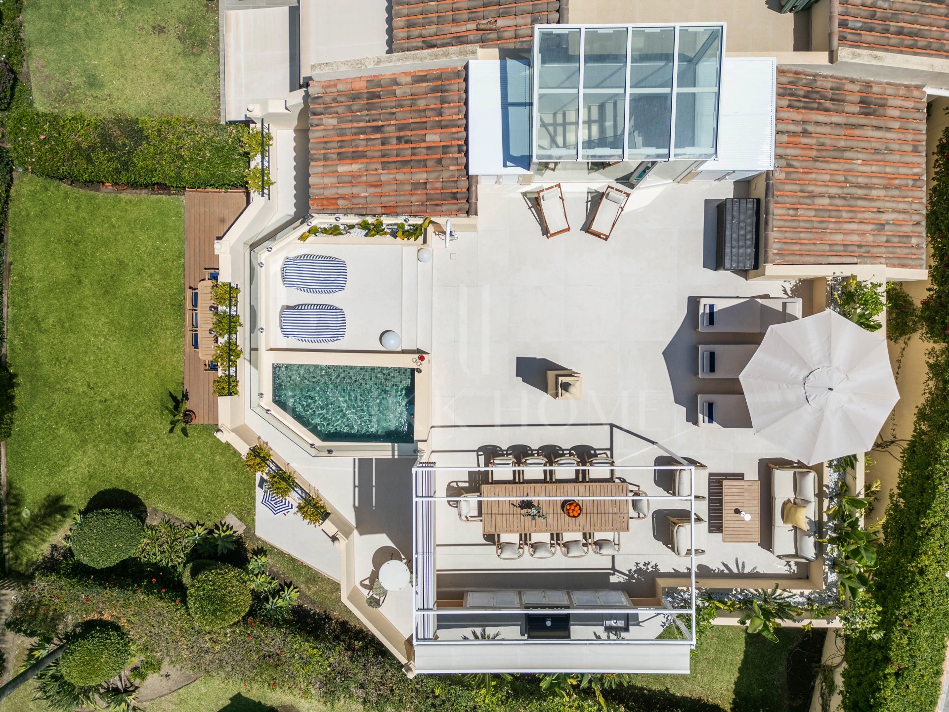 Elegante villa familiar con vistas panorámicas al golf y a la montaña en La Quinta Hills