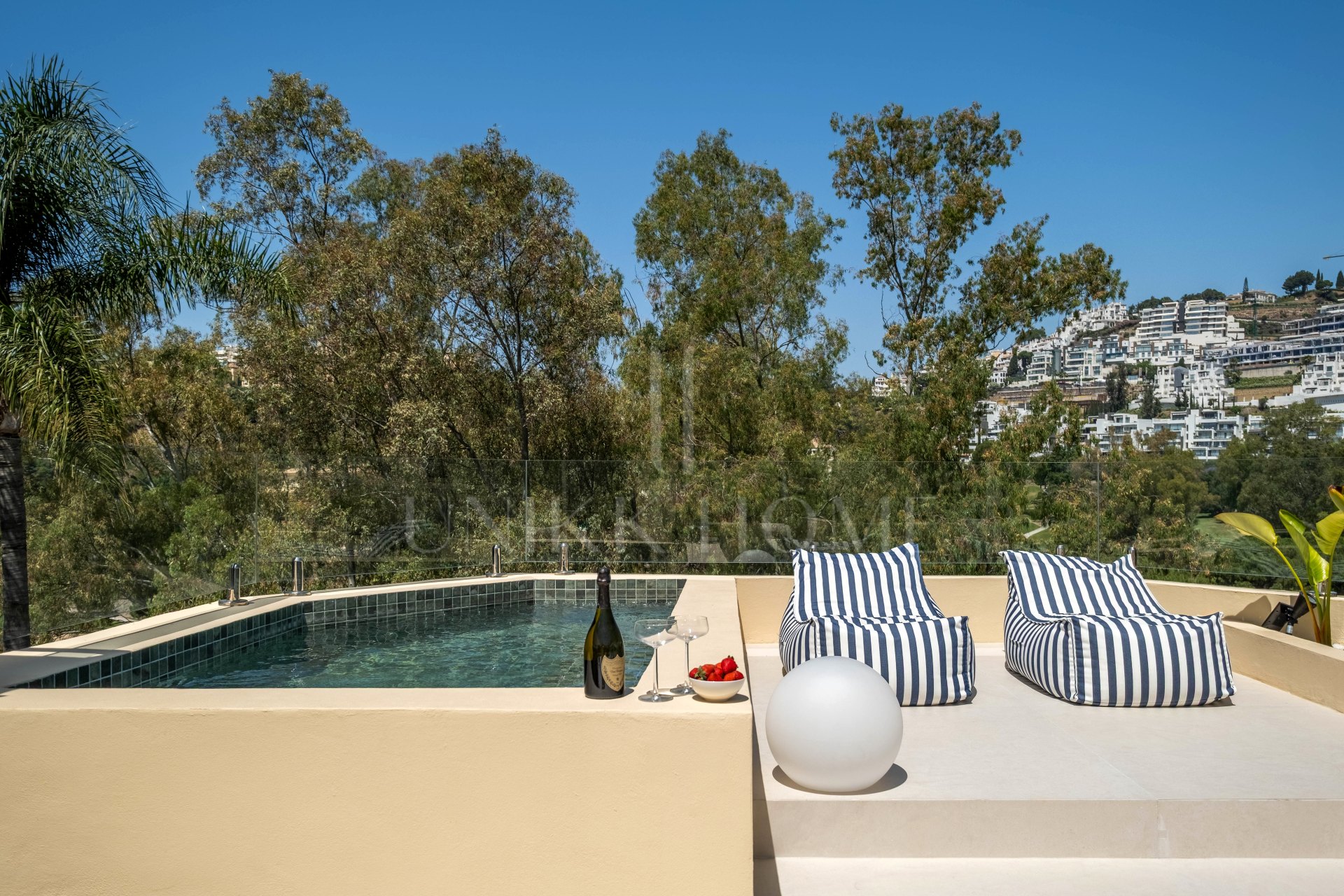 Elegante villa familiar con vistas panorámicas al golf y a la montaña en La Quinta Hills